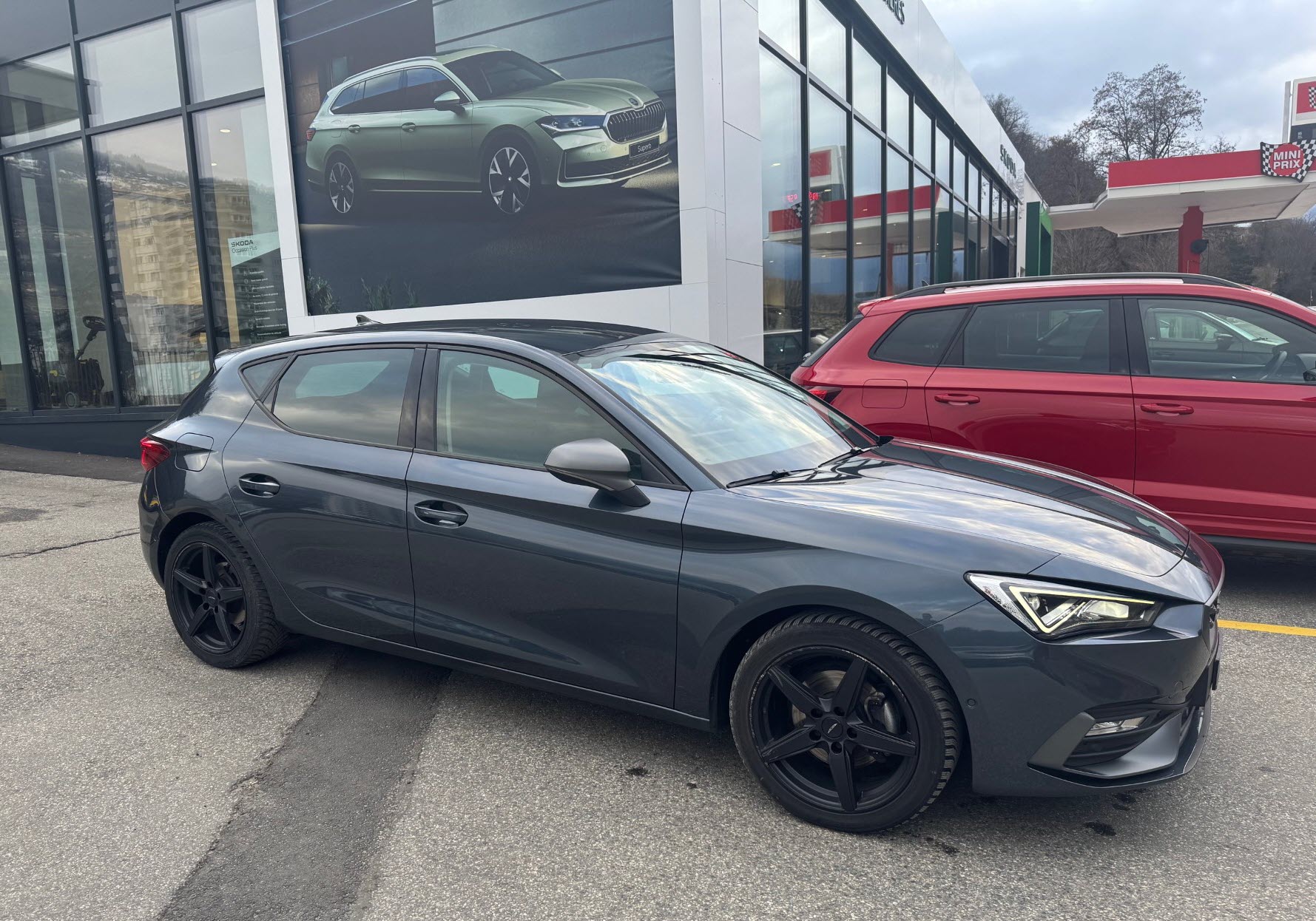SEAT Leon 1.5 eTSI mHEV DSG FR-showroom-element-1