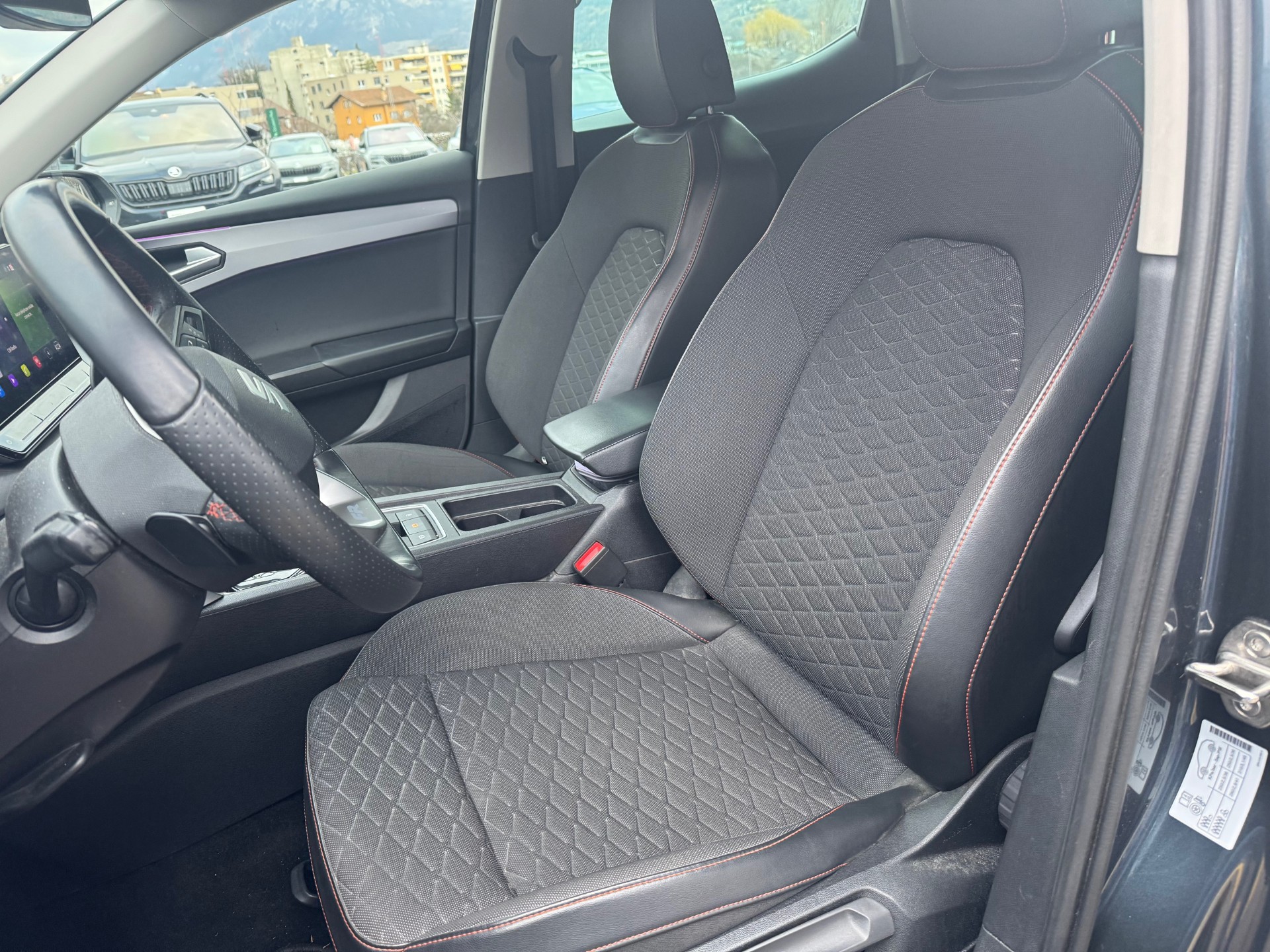 SEAT Leon 1.5 eTSI mHEV DSG FR-image-4