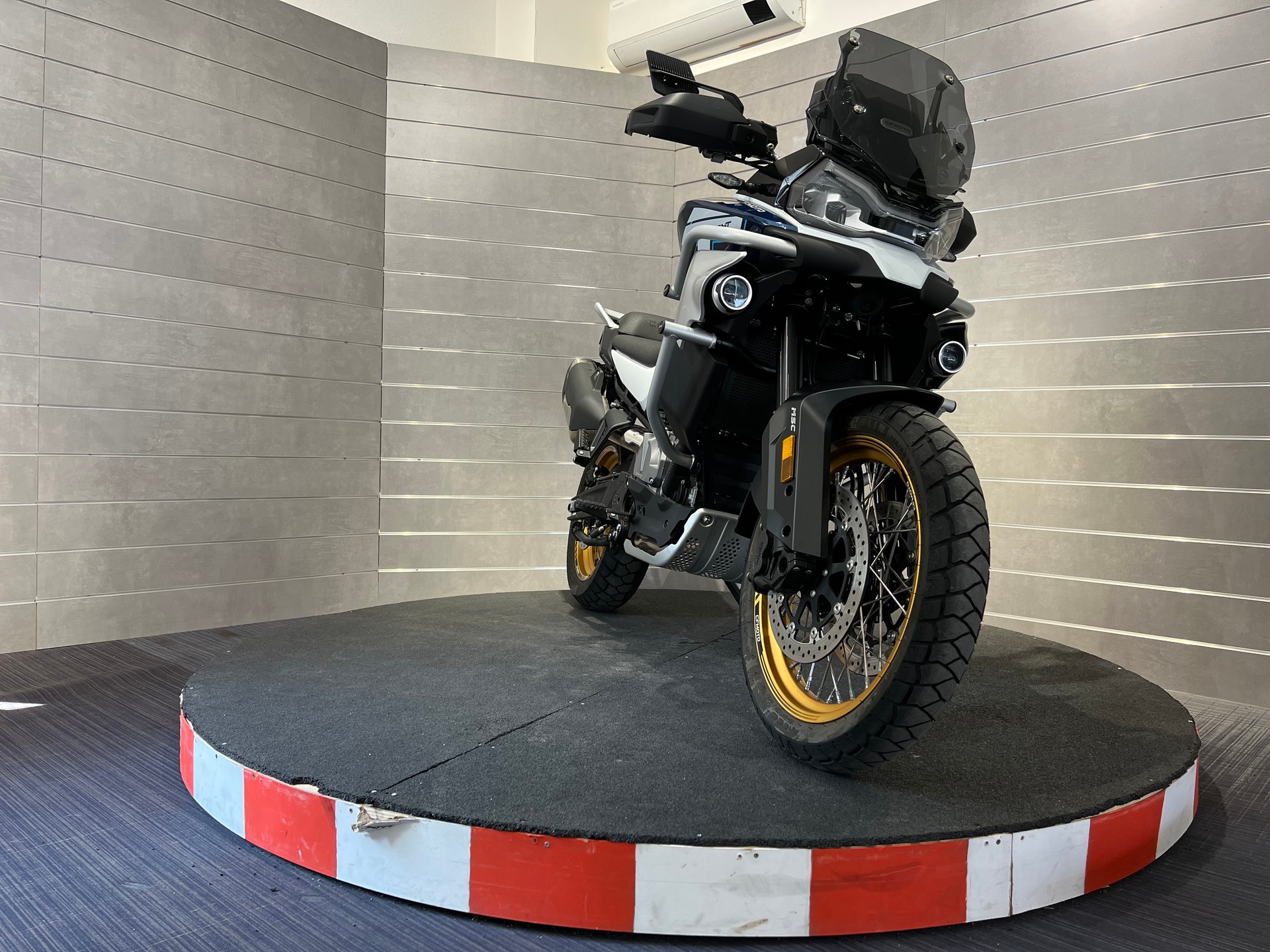 CF MOTO 800 MT Explorer-image-5
