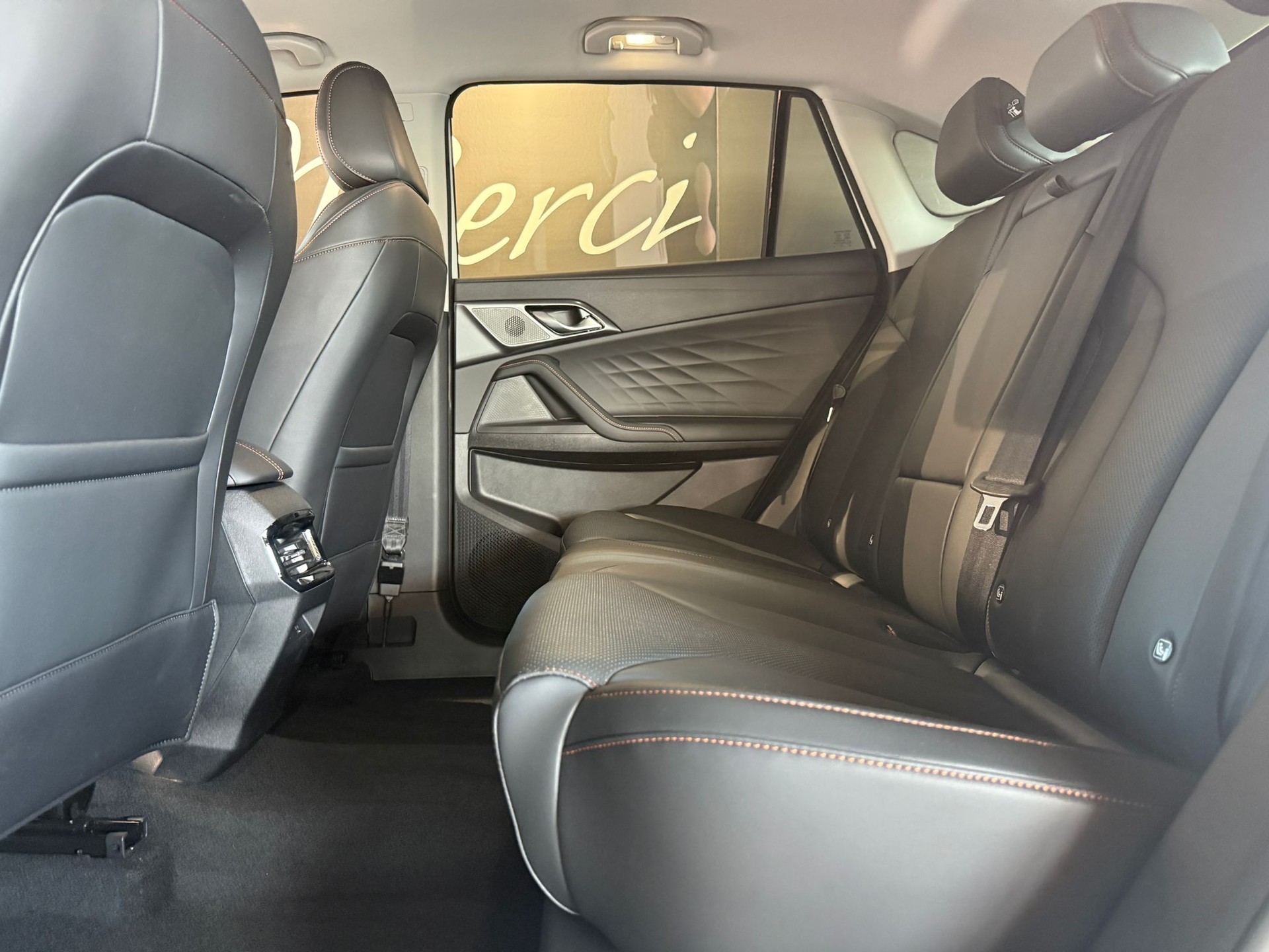 MG HS 1.5 T HEV Luxury-image-6