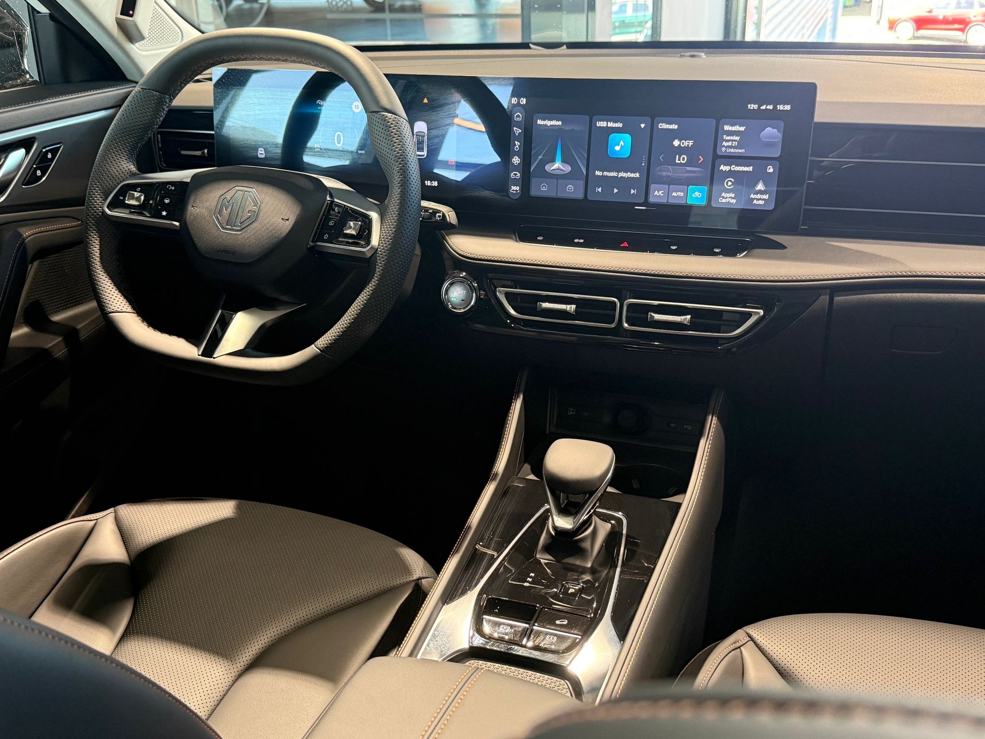 MG HS 1.5 T HEV Luxury-image-10