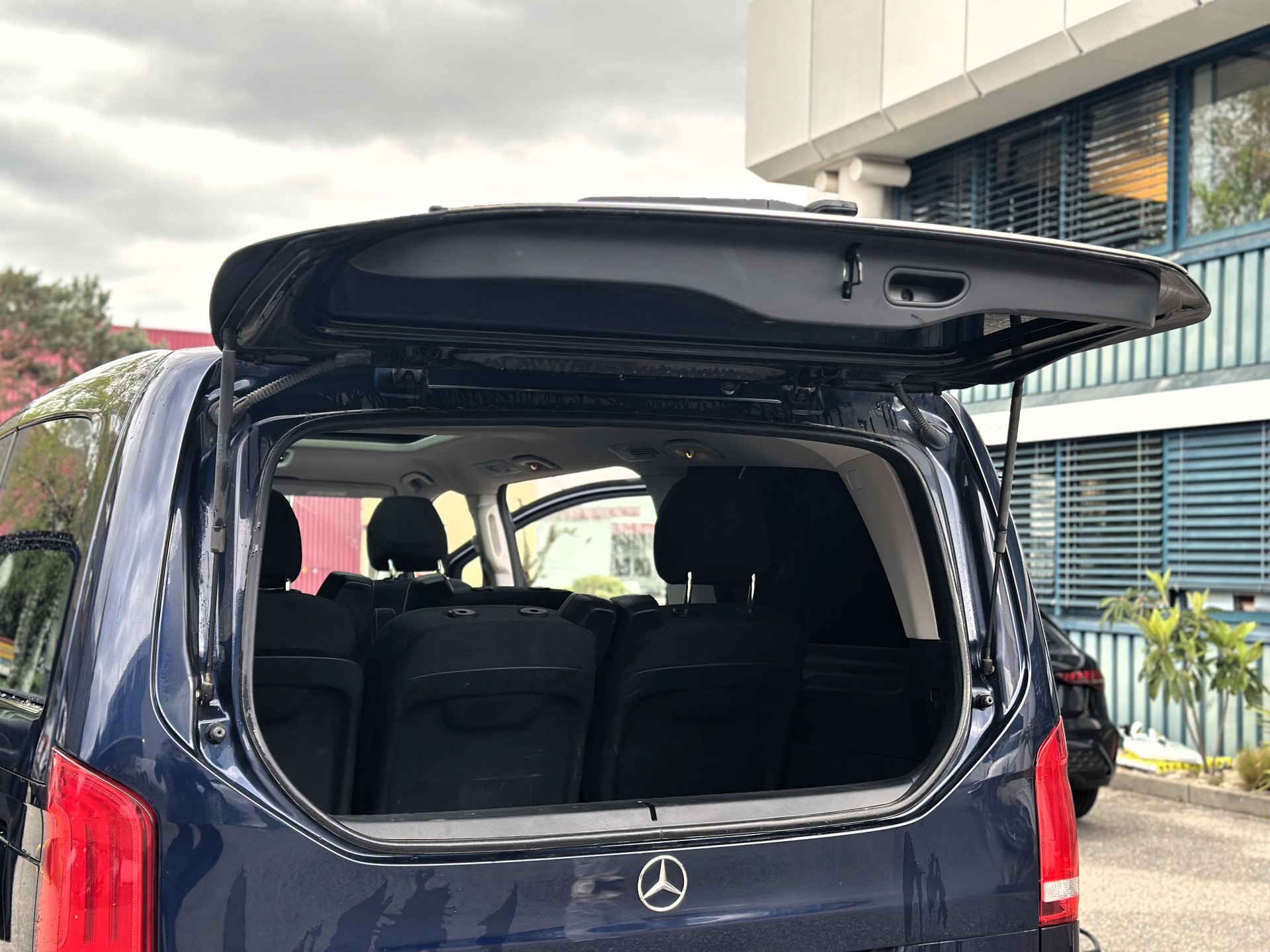 MERCEDES-BENZ V 250 d Avantgarde lang 4Matic 7G-Tronic-image-15