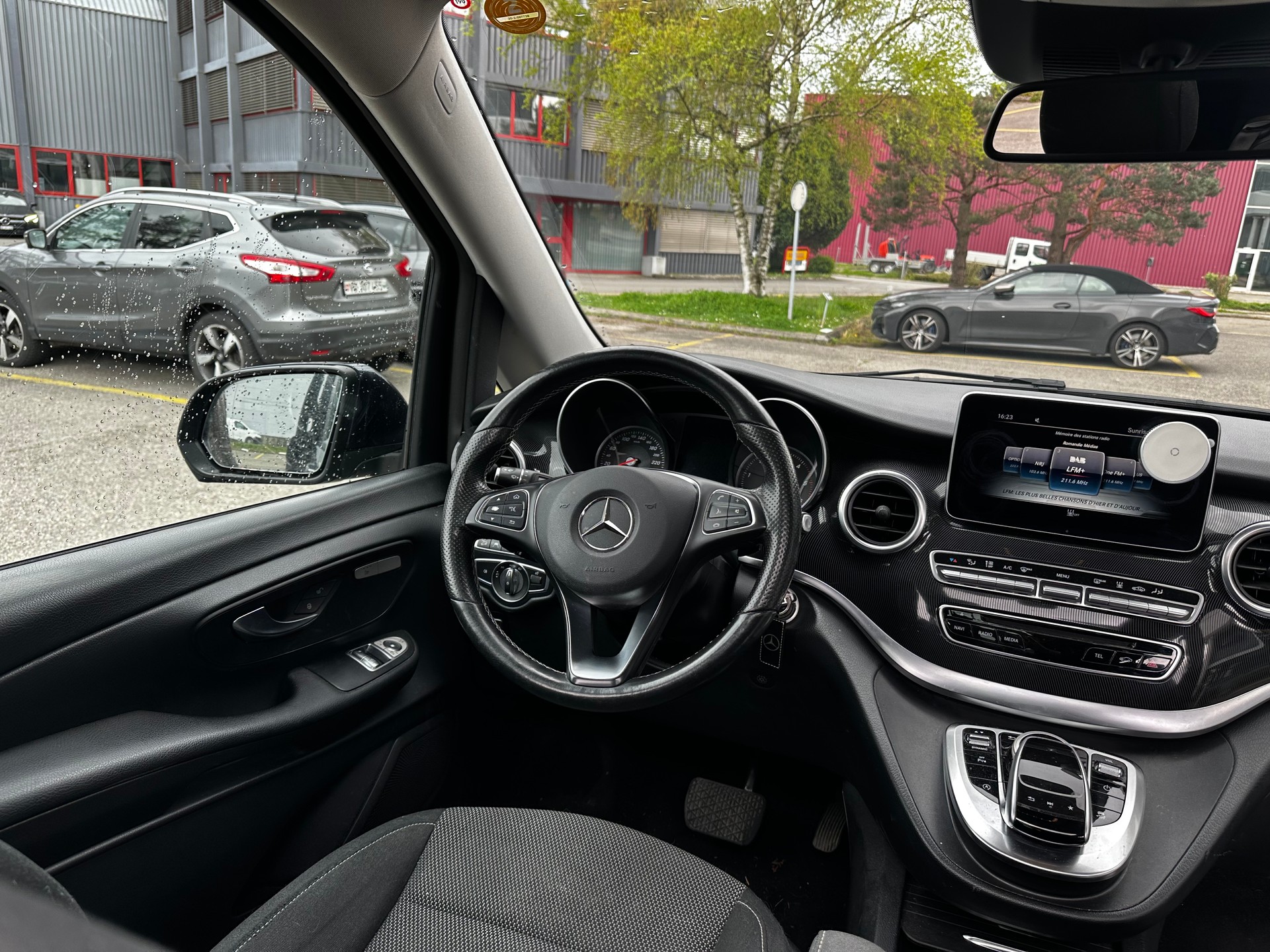 MERCEDES-BENZ V 250 d Avantgarde lang 4Matic 7G-Tronic-image-7