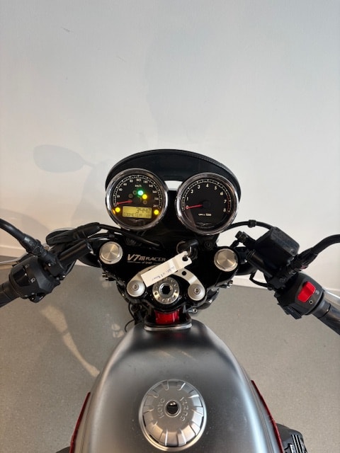 MOTO GUZZI V7 III Racer 750 ABS-image-8
