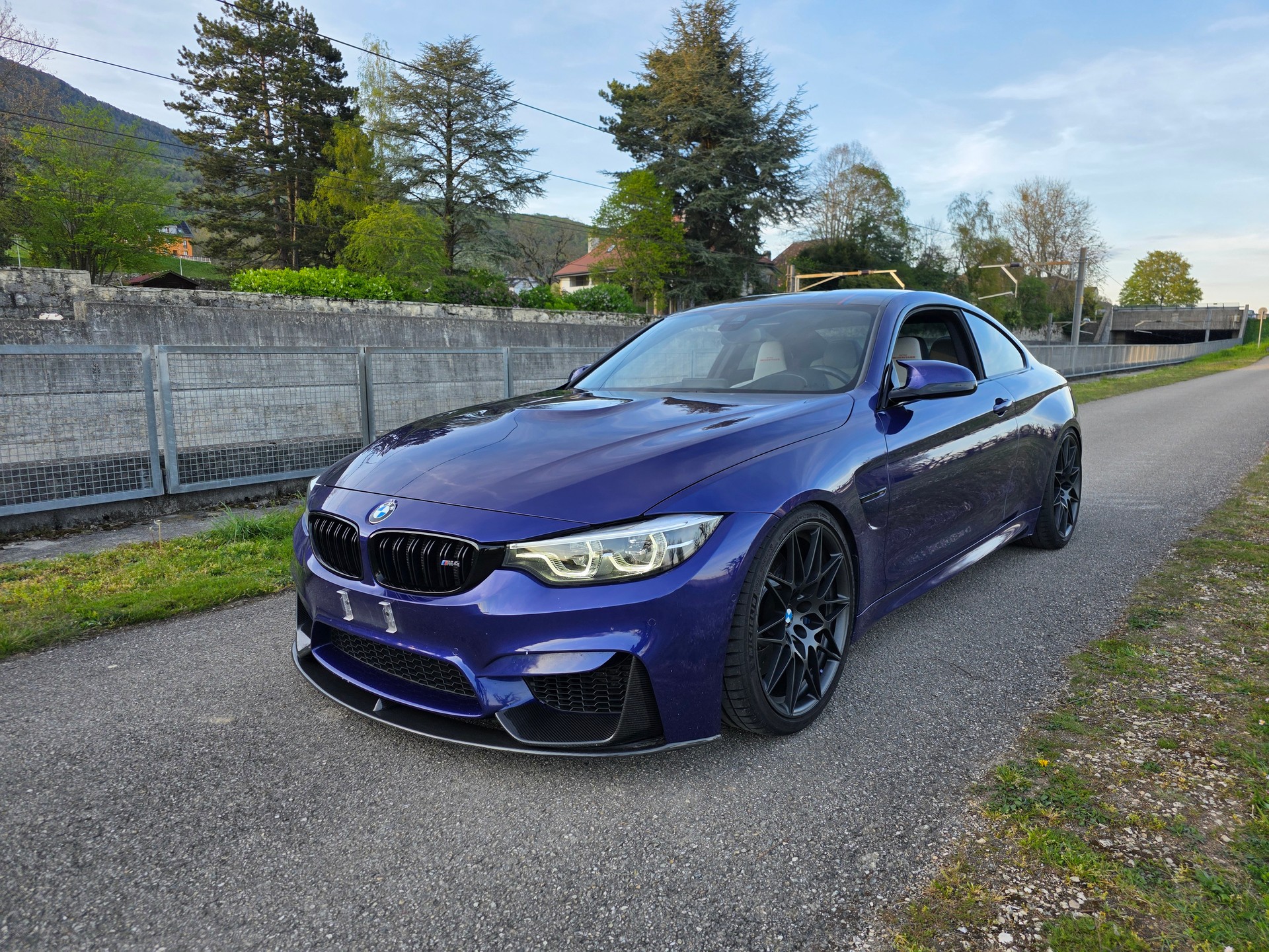 BMW M4 Coupé Heritage Edition DKG-image-2