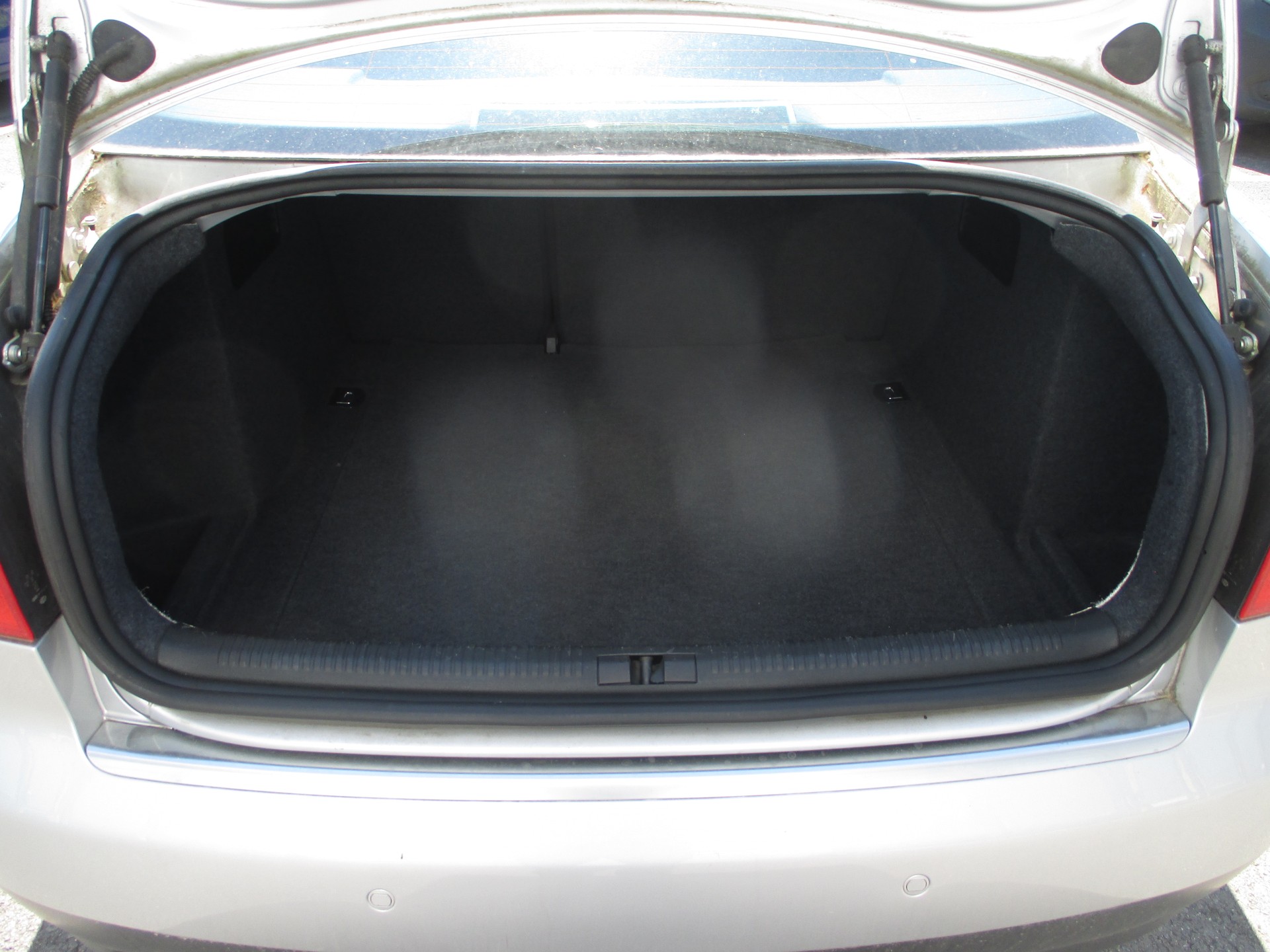 AUDI A4 2.0-image-13