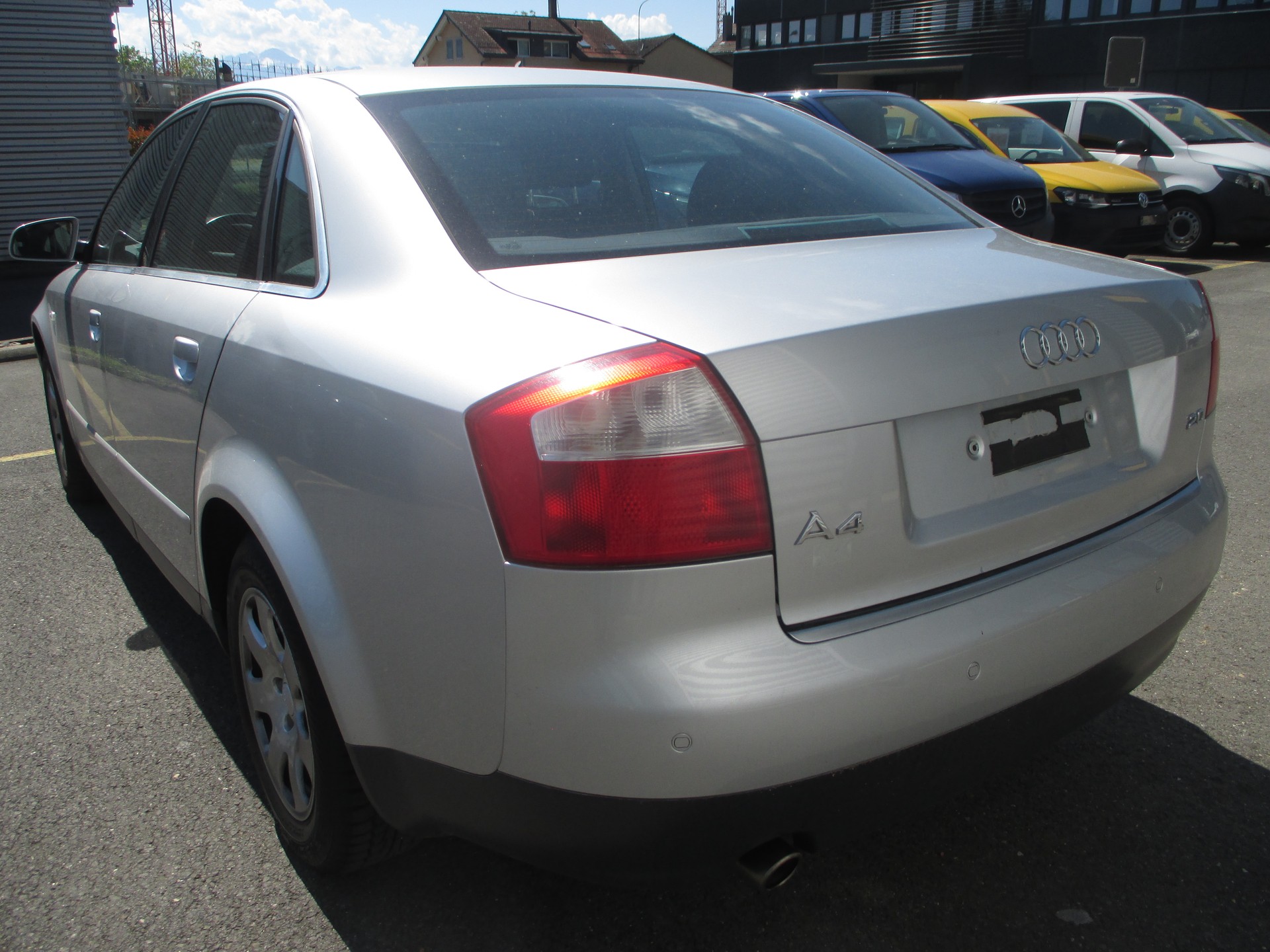 AUDI A4 2.0-image-5
