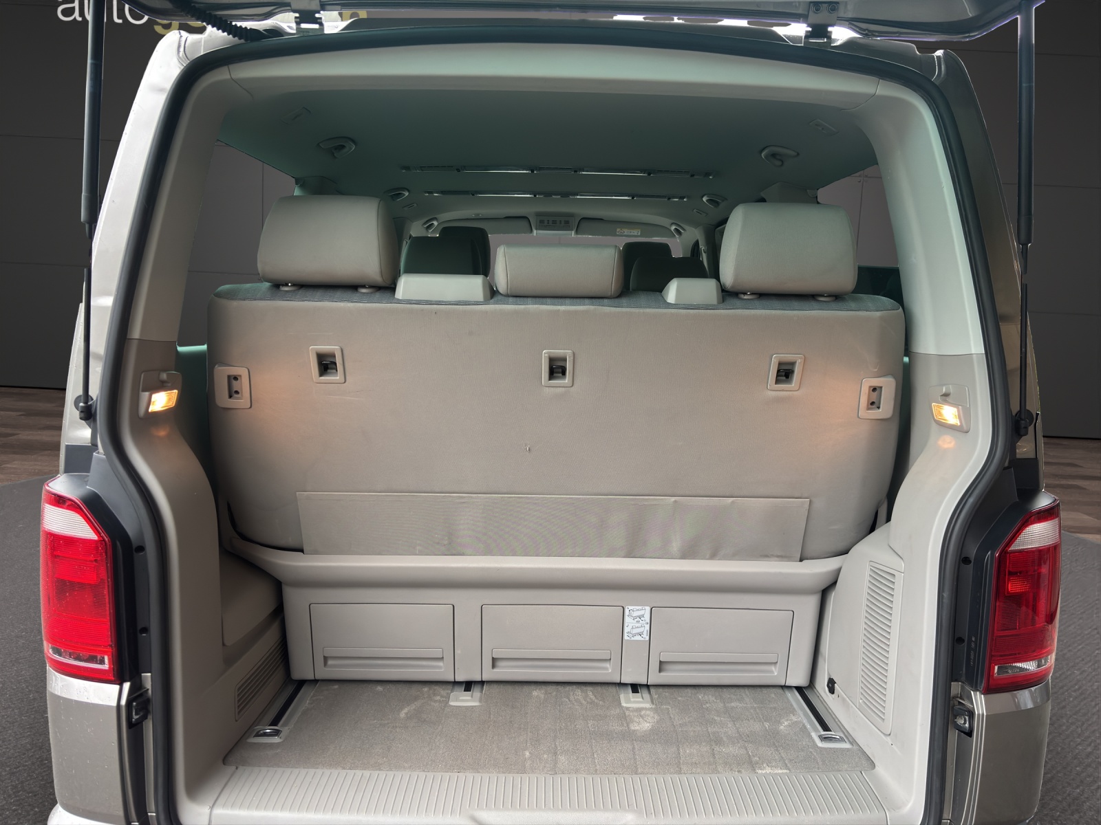 VW T6 Multivan 2.0 TDI Family-image-10