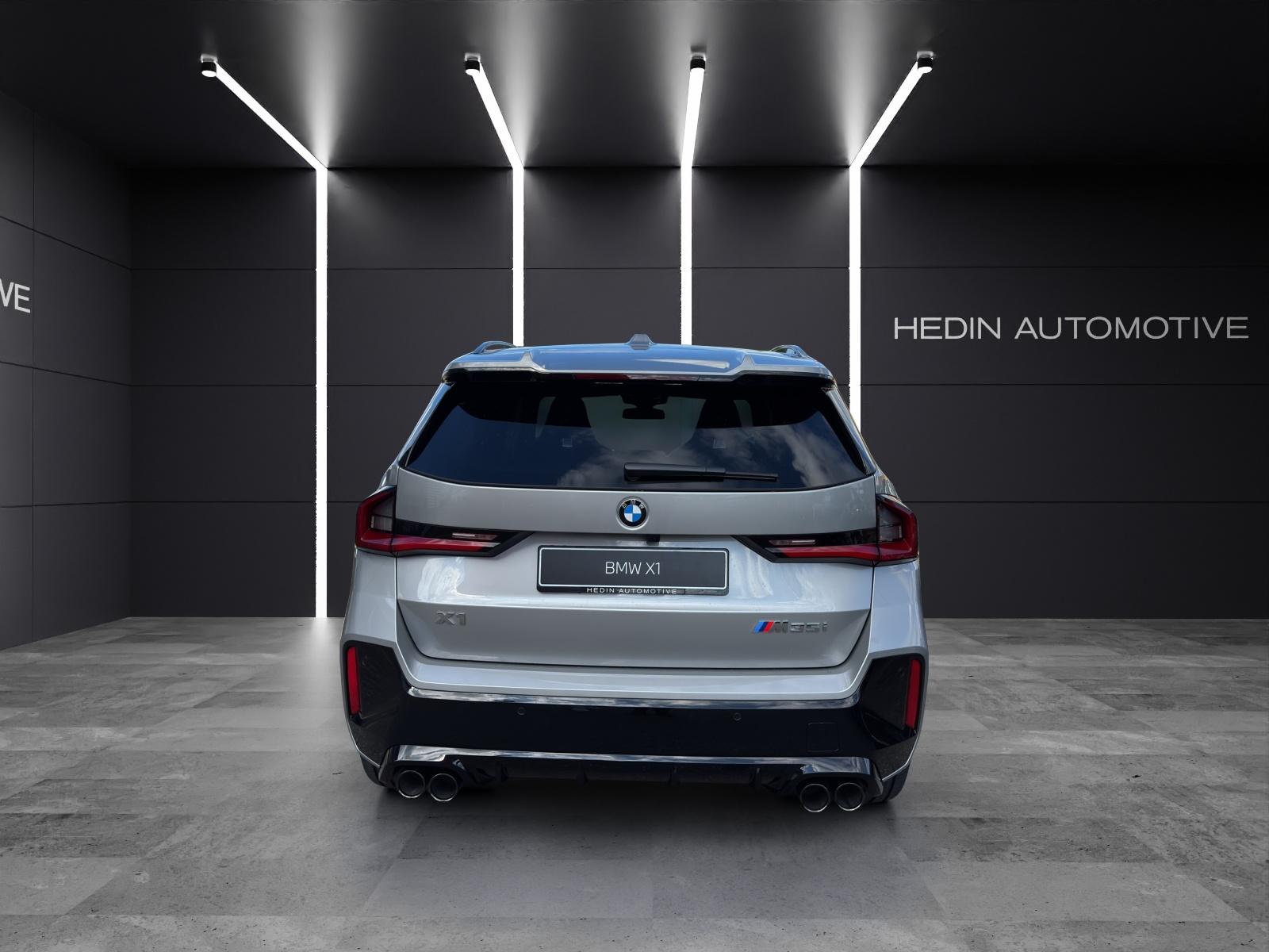BMW X1 M35i xDrive-showroom-element-3