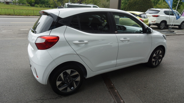 HYUNDAI i10 1.2 Amplia-showroom-element-3