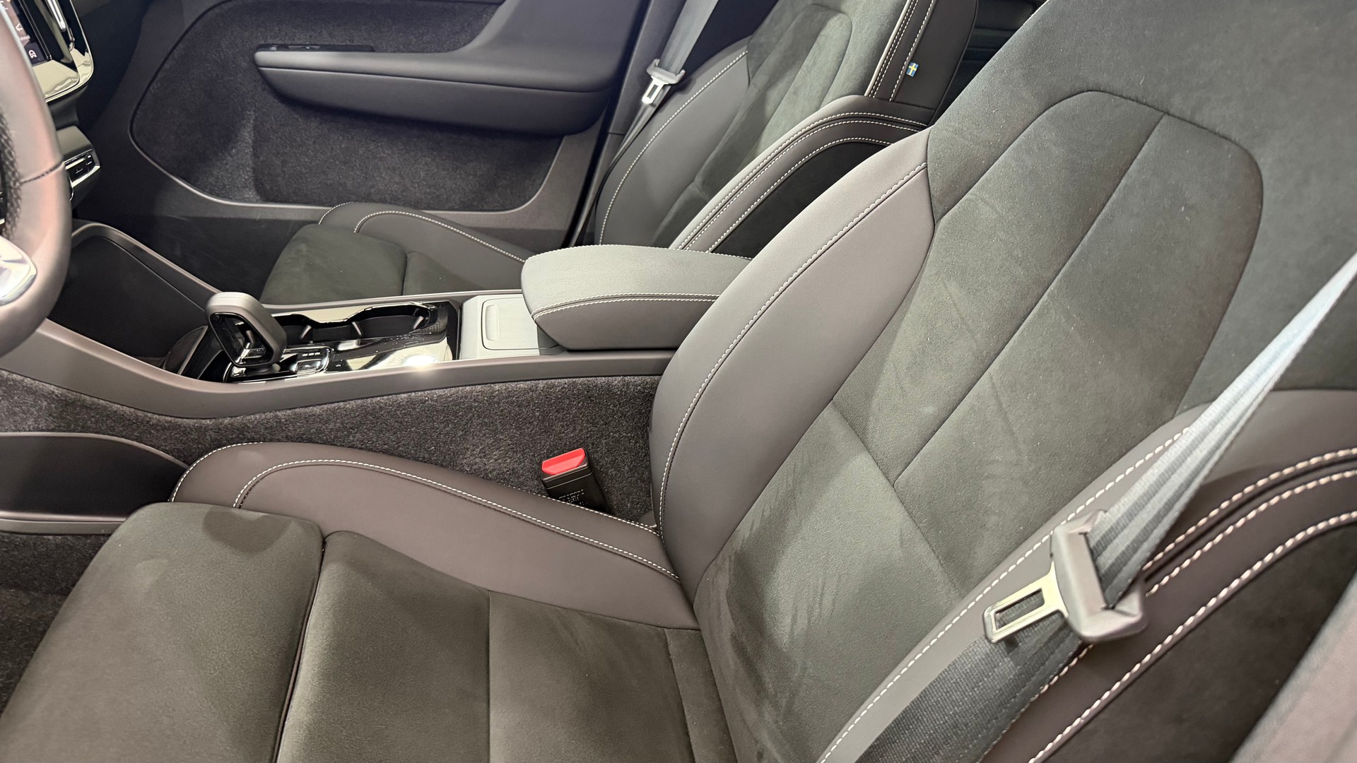 VOLVO EX40 Twin Plus AWD-image-6