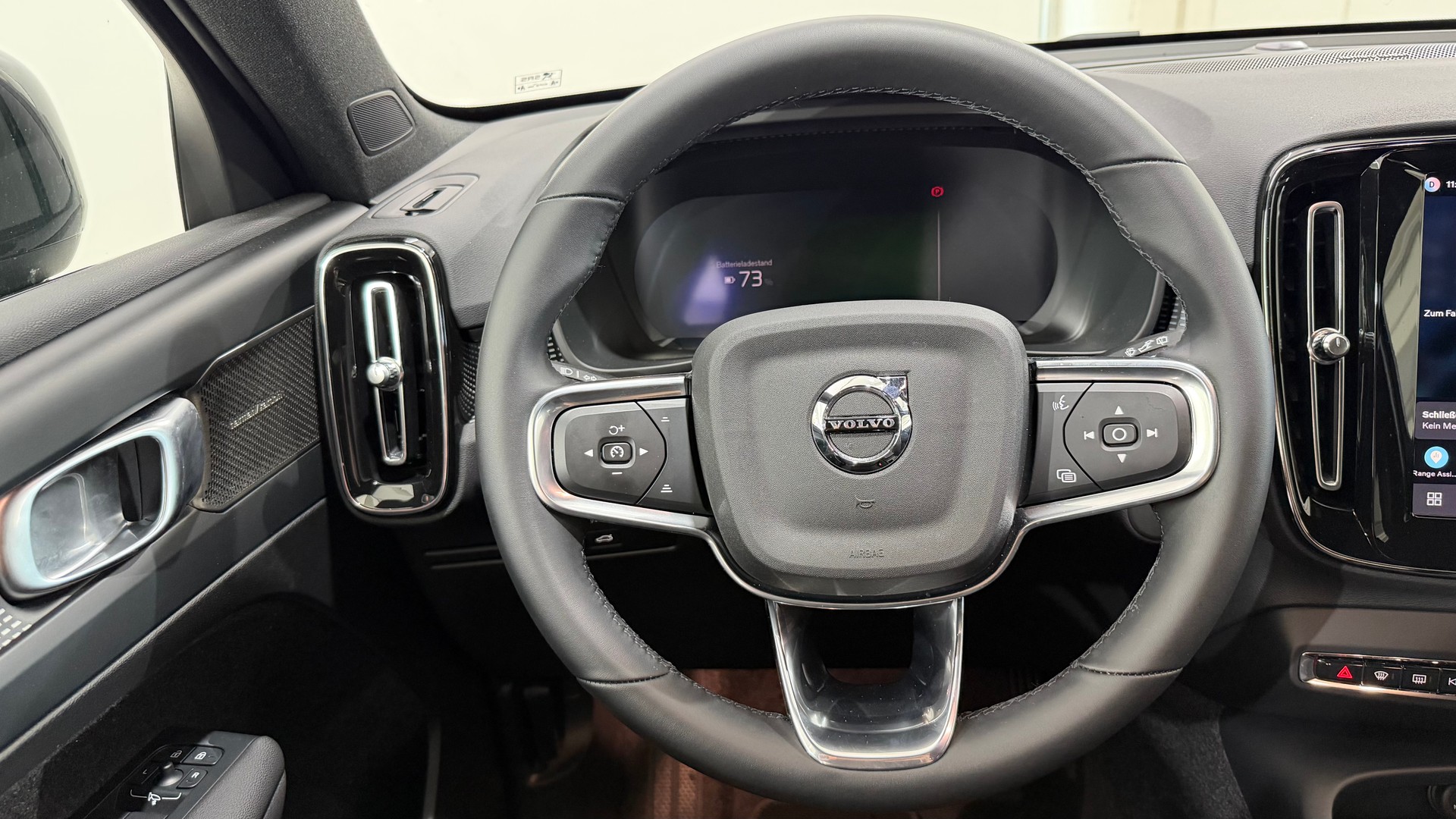 VOLVO EX40 Twin Plus AWD-image-12