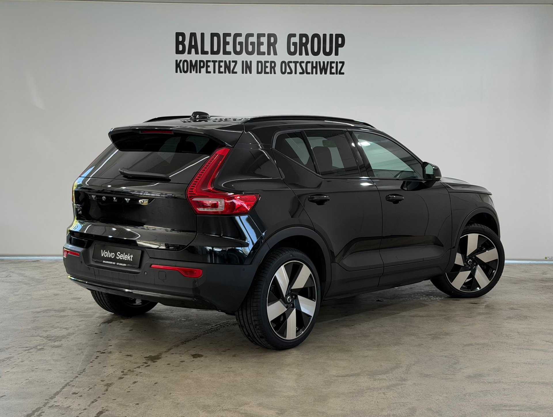 VOLVO EX40 Twin Plus AWD-showroom-element-2