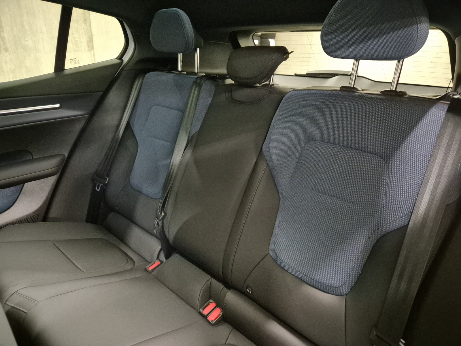 VOLVO EX30 E60 Twin Ultra Performance AWD-image-15