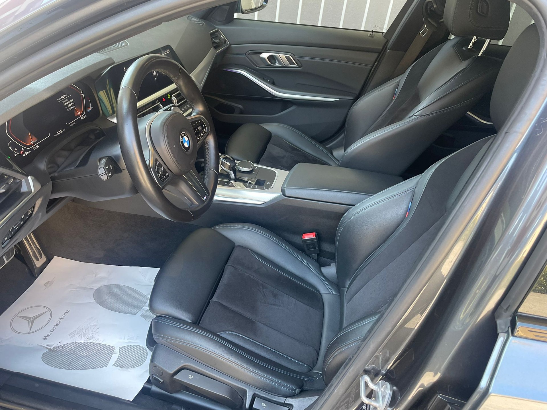 BMW 330i xDrive Pure M Sport Steptronic-image-5