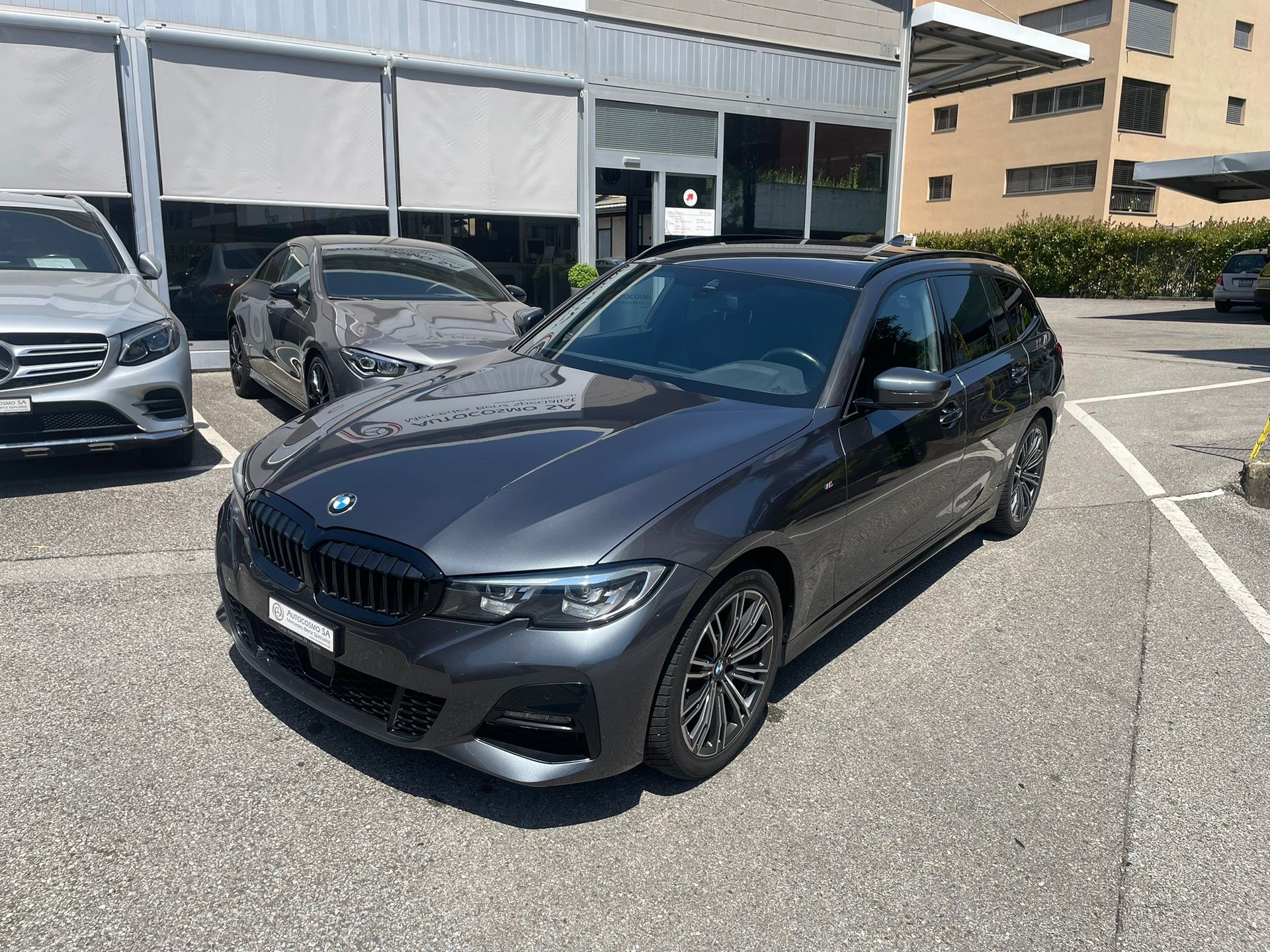 BMW 330i xDrive Pure M Sport Steptronic-image-1