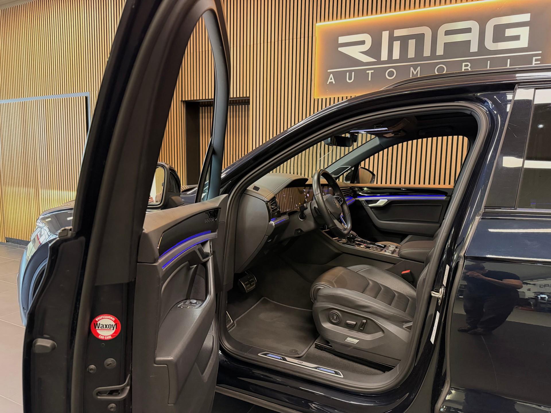 VW Touareg 3.0 TSI eHybrid R Tiptronic | Absolute Vollausstattung | 1. Hand | CH-Fzg. | CarVertical-image-13