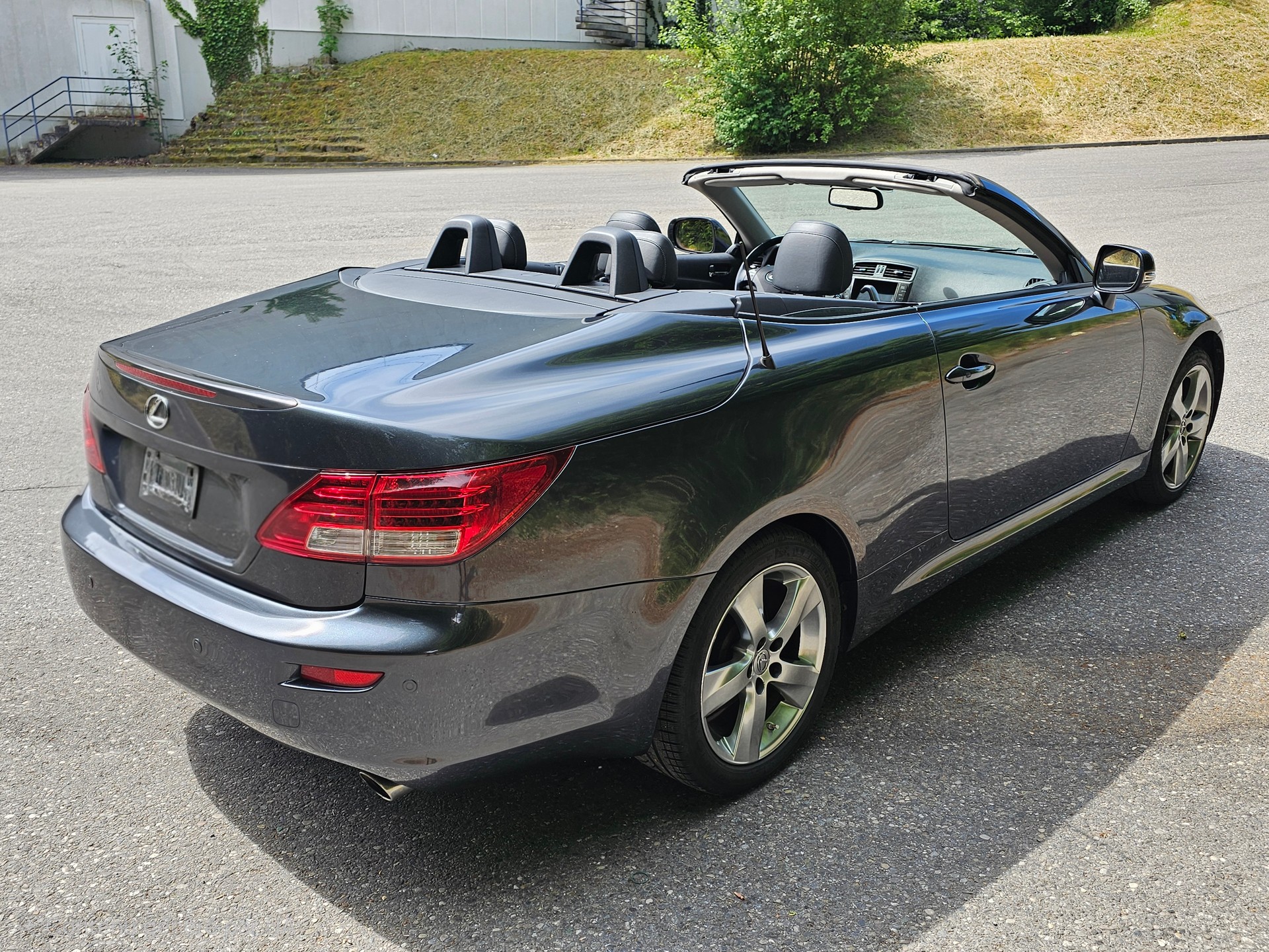 LEXUS IS 250C Edition-image-2