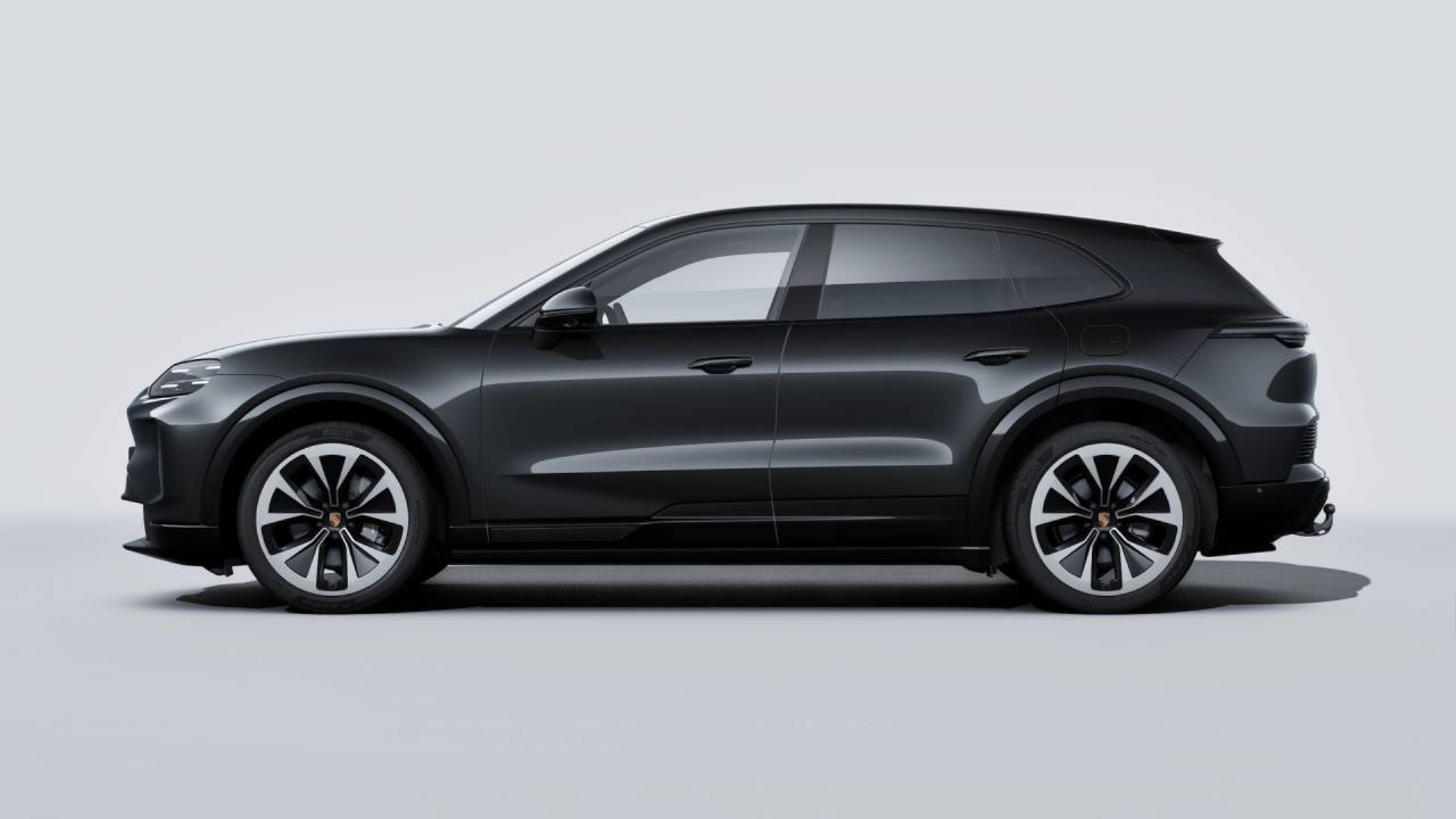 PORSCHE Cayenne Electric-showroom-element-1