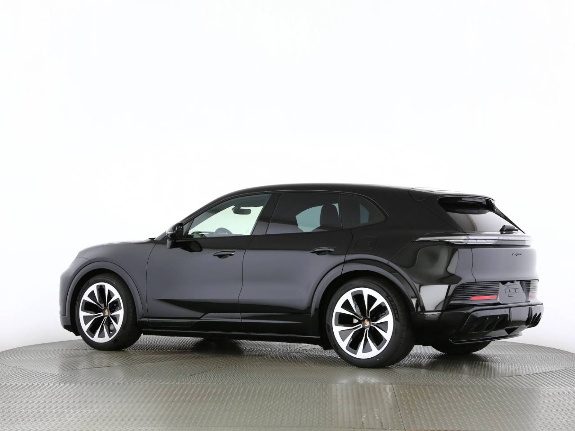 PORSCHE Cayenne Electric-image-10
