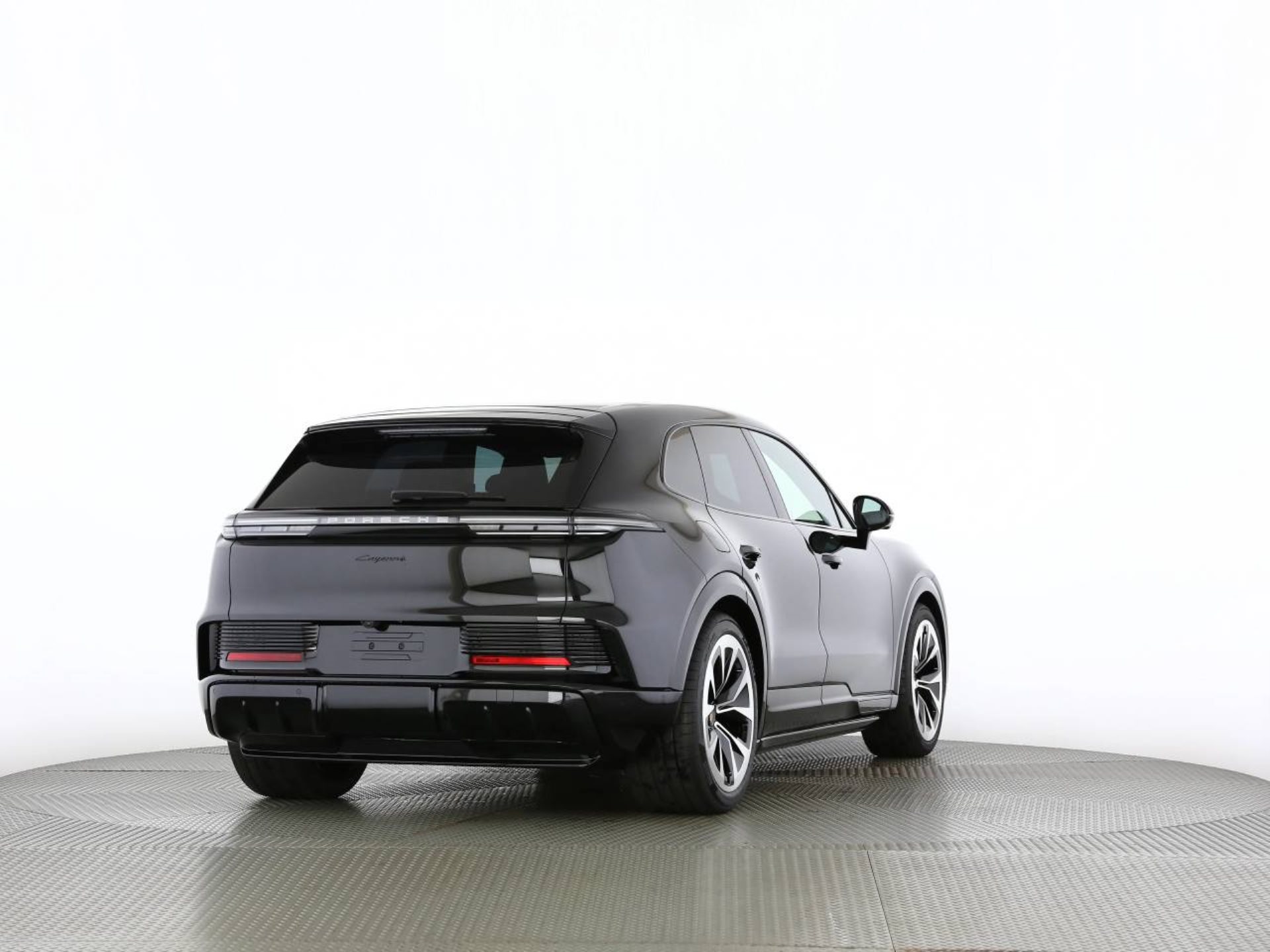 PORSCHE Cayenne Electric-image-6