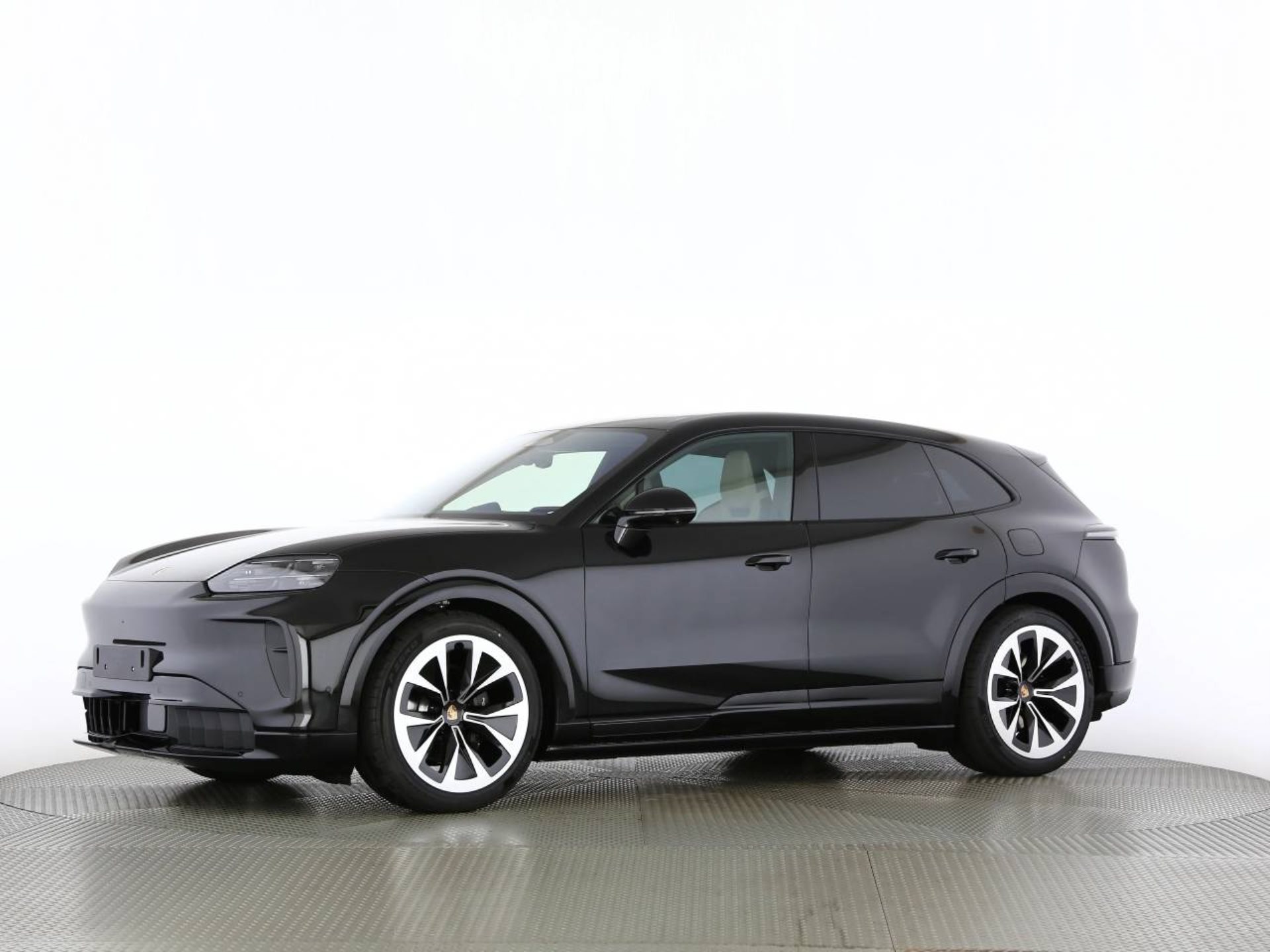 PORSCHE Cayenne Electric-image-15
