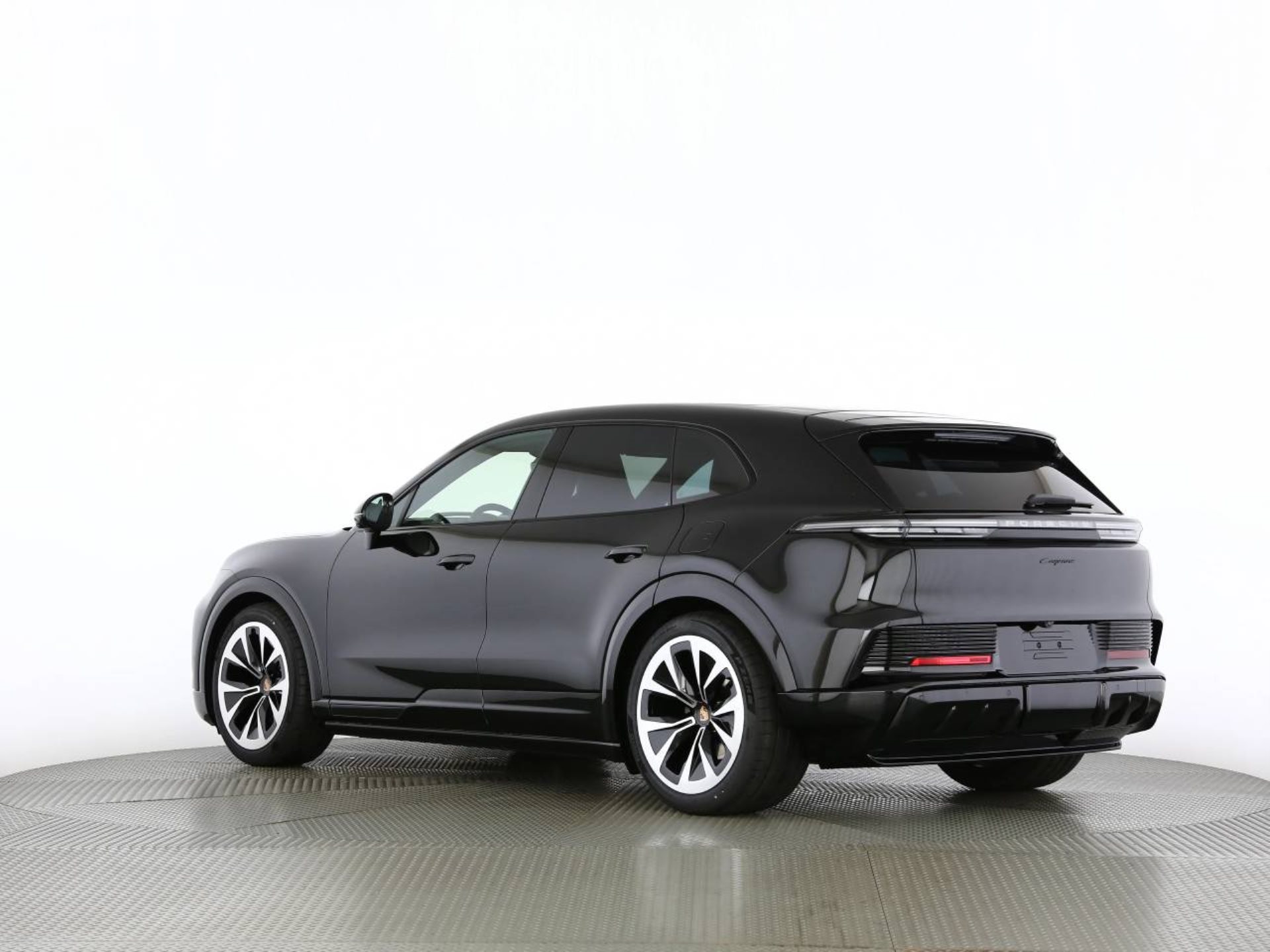 PORSCHE Cayenne Electric-image-9