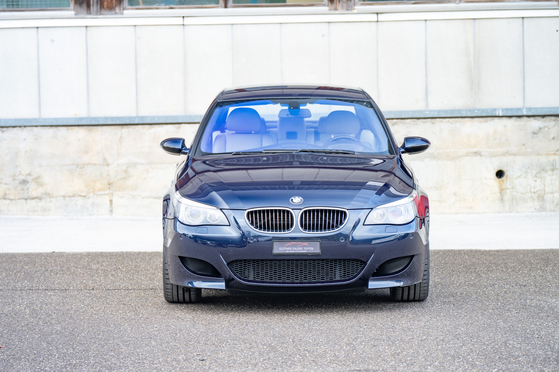 BMW M5 E60 5.0 V10-image-2