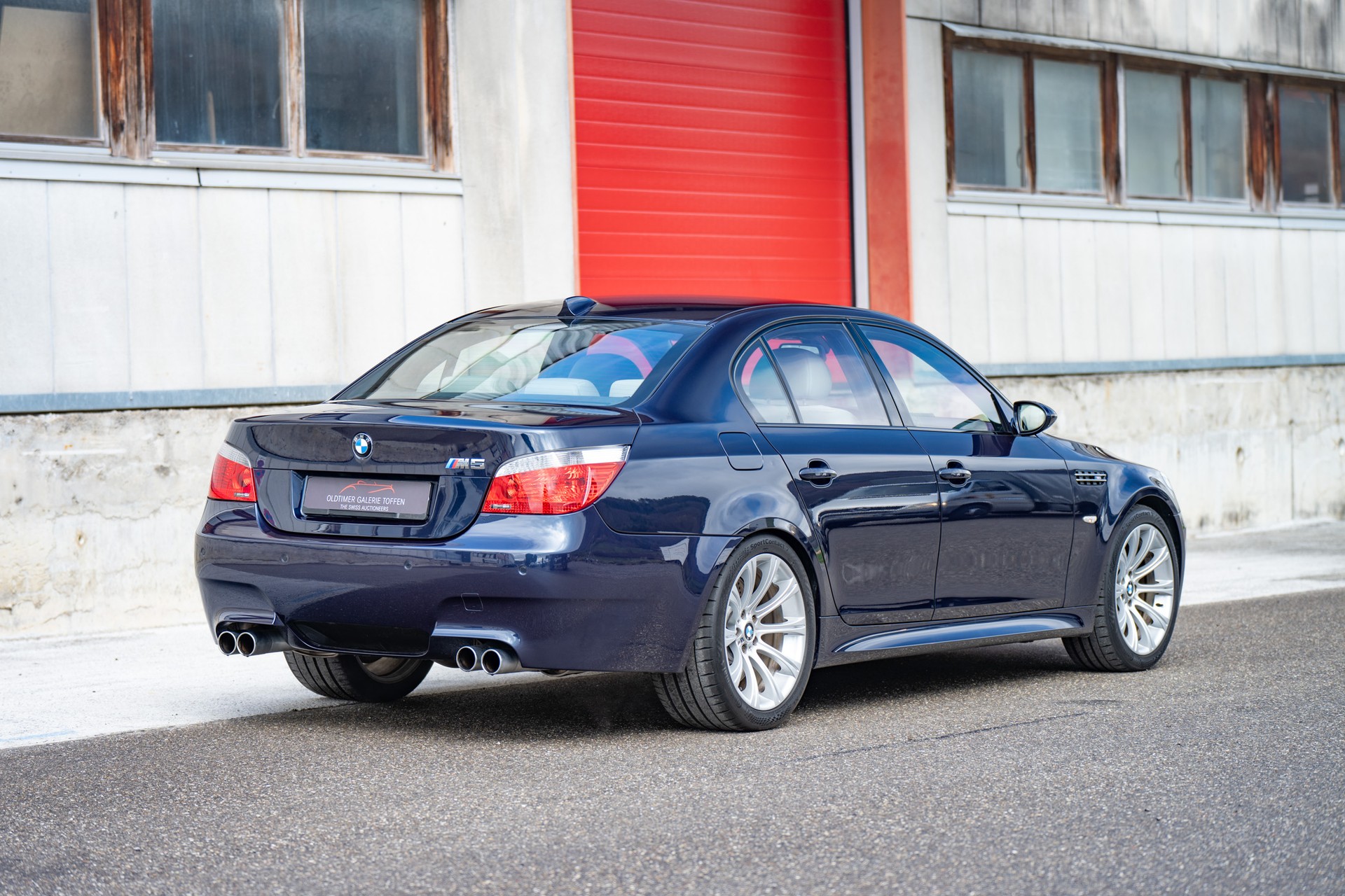 BMW M5 E60 5.0 V10-image-6