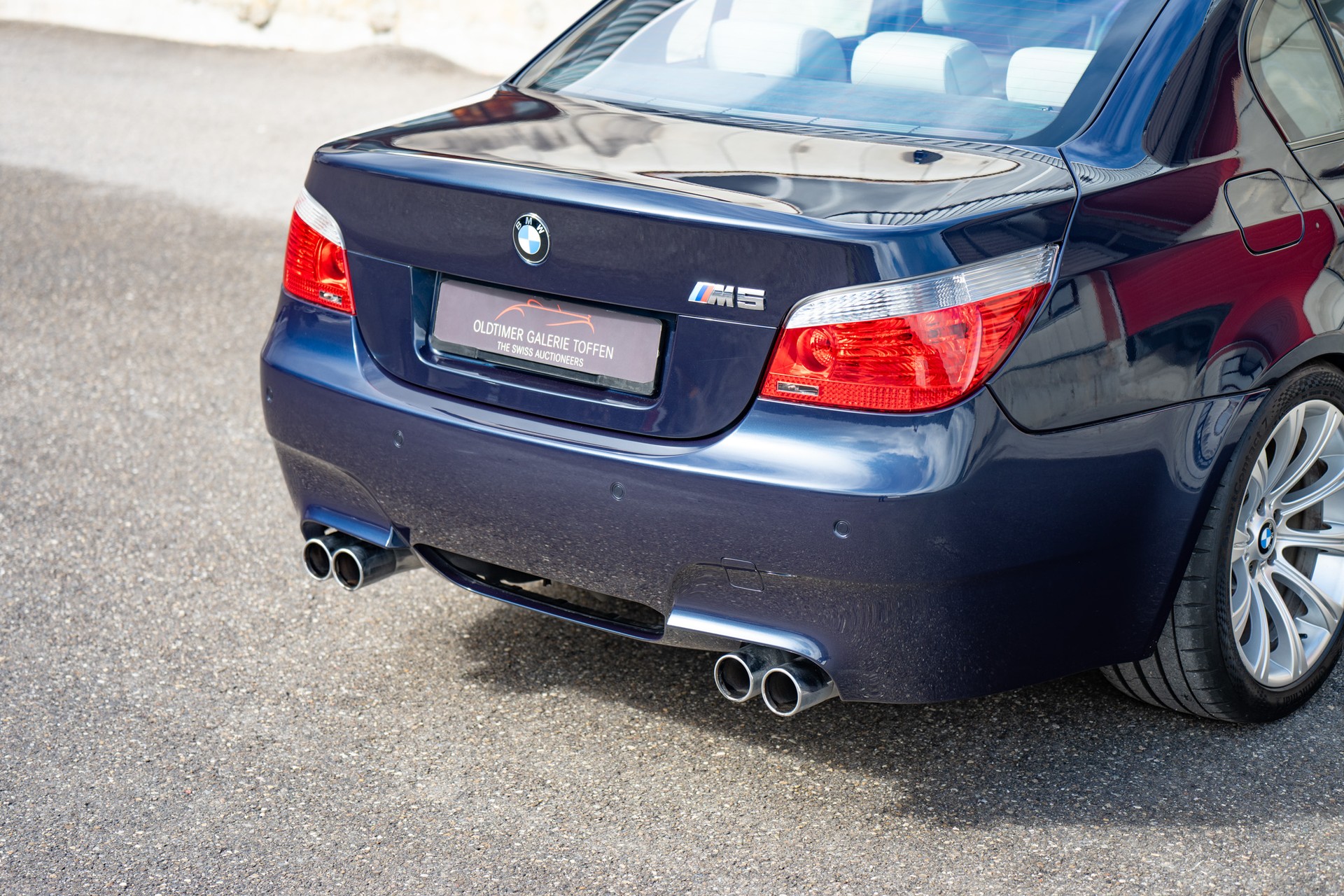 BMW M5 E60 5.0 V10-image-8