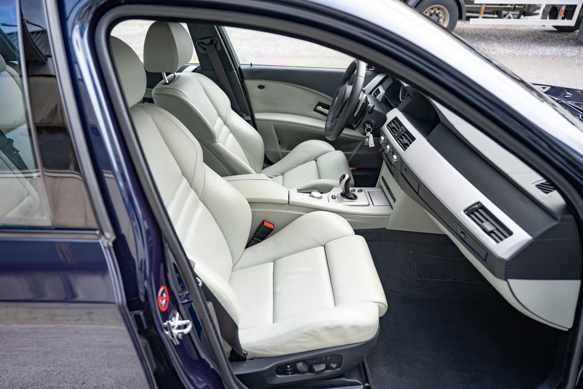BMW M5 E60 5.0 V10-image-13