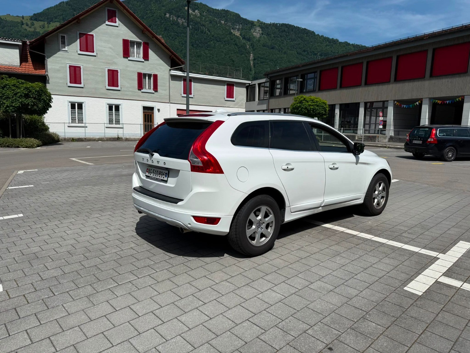 VOLVO XC60 D5 AWD Momentum Geartronic-image-17