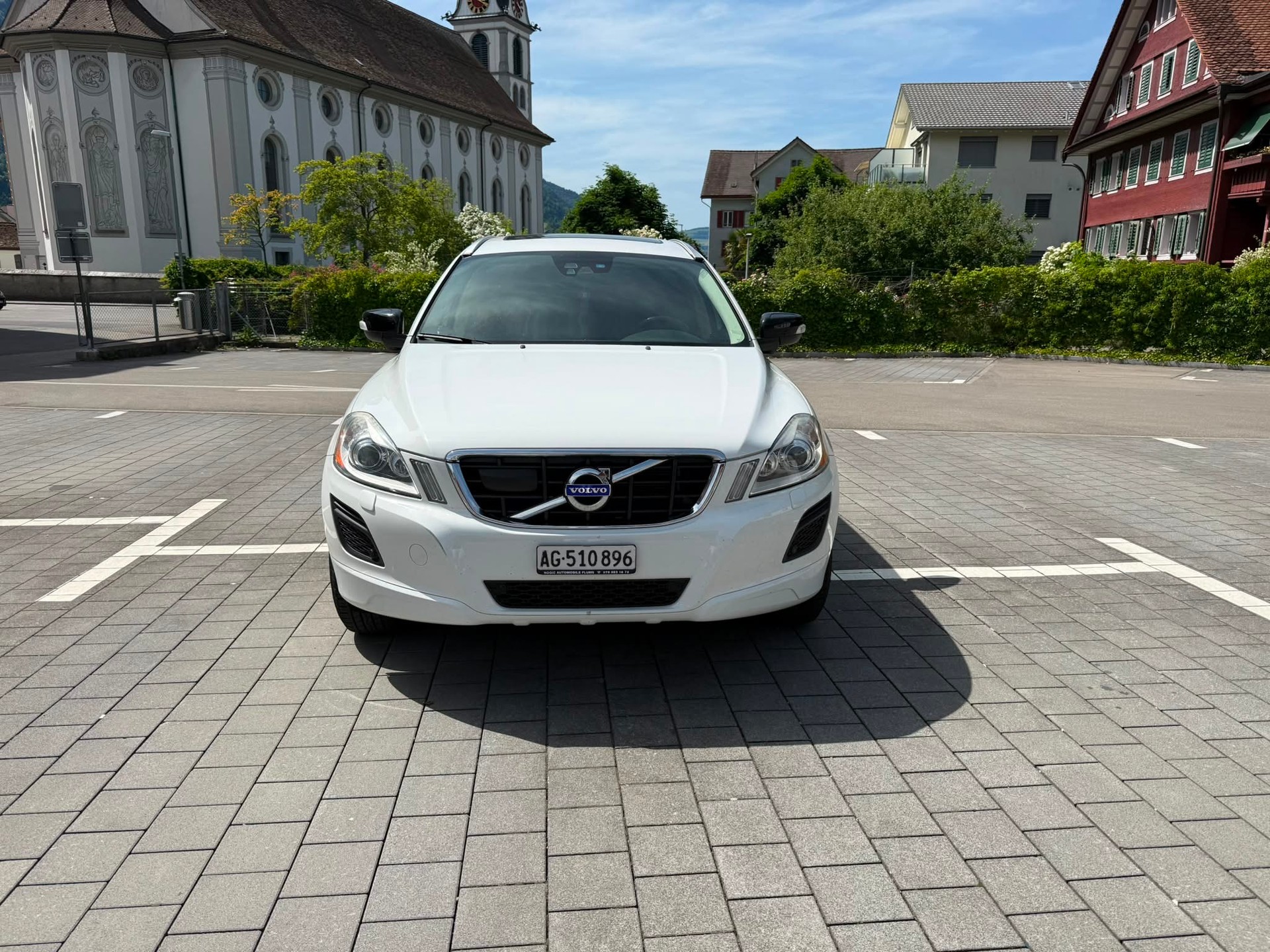 VOLVO XC60 D5 AWD Momentum Geartronic-showroom-element-1