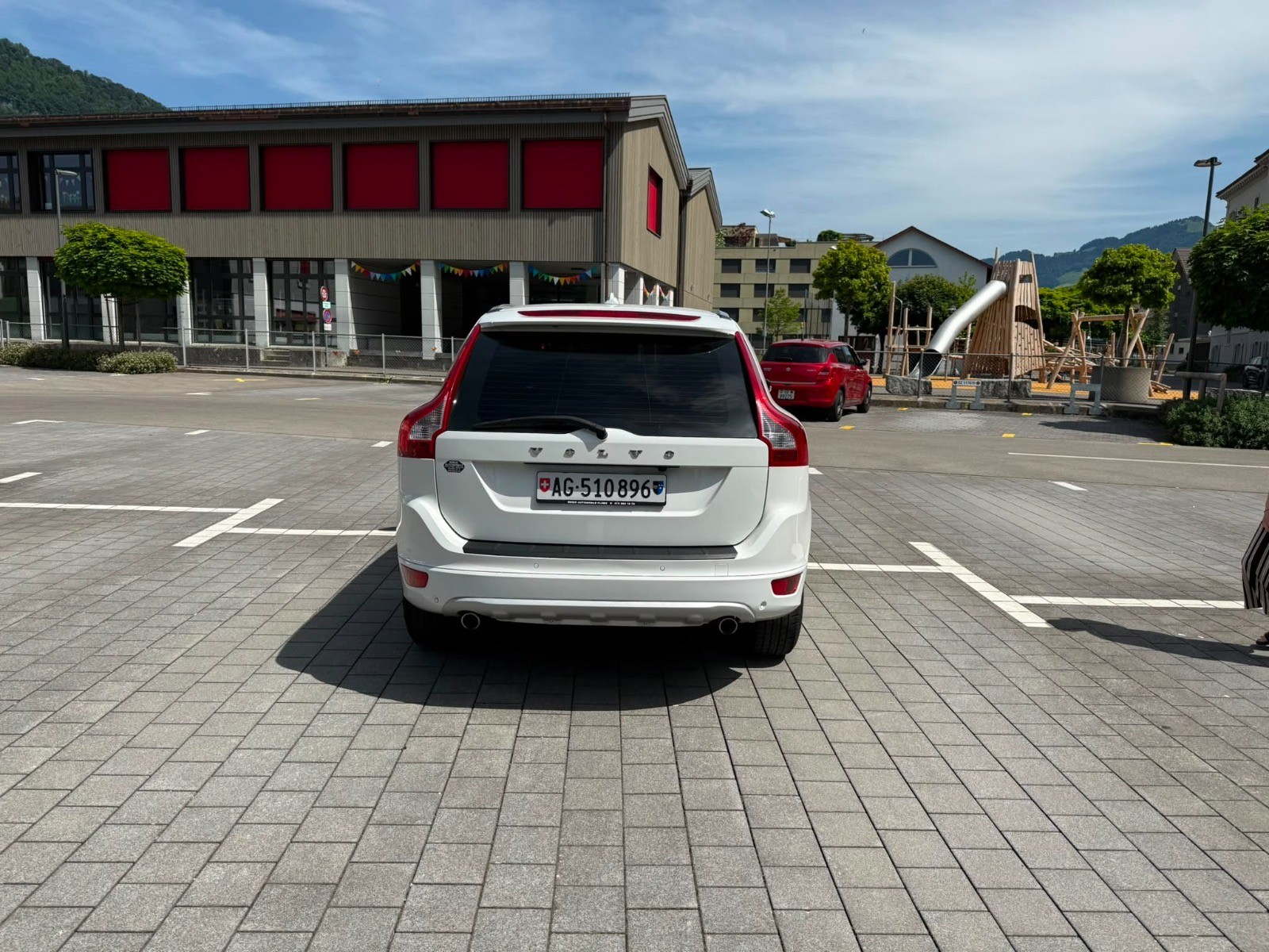 VOLVO XC60 D5 AWD Momentum Geartronic-image-15
