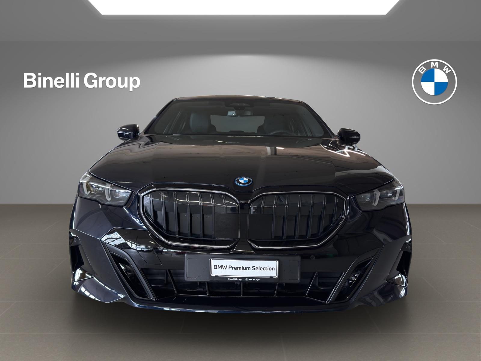 BMW 550e xDrive-showroom-element-2