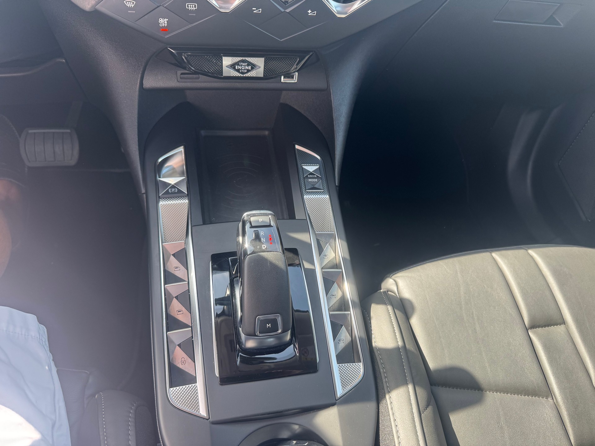 DS AUTOMOBILES DS 3 Crossback 1.2 PureTech SO Chic EAT8-image-22