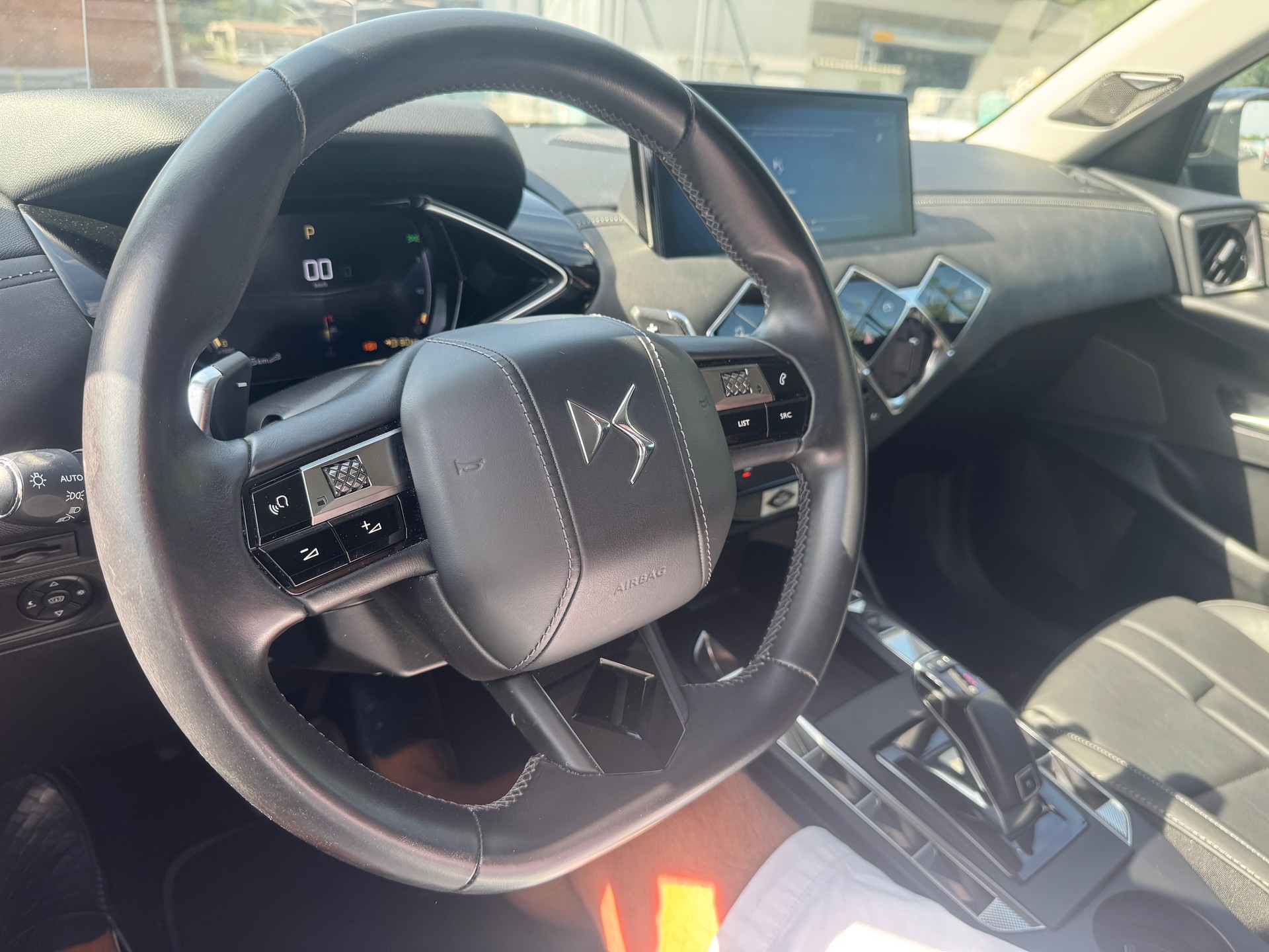 DS AUTOMOBILES DS 3 Crossback 1.2 PureTech SO Chic EAT8-image-27