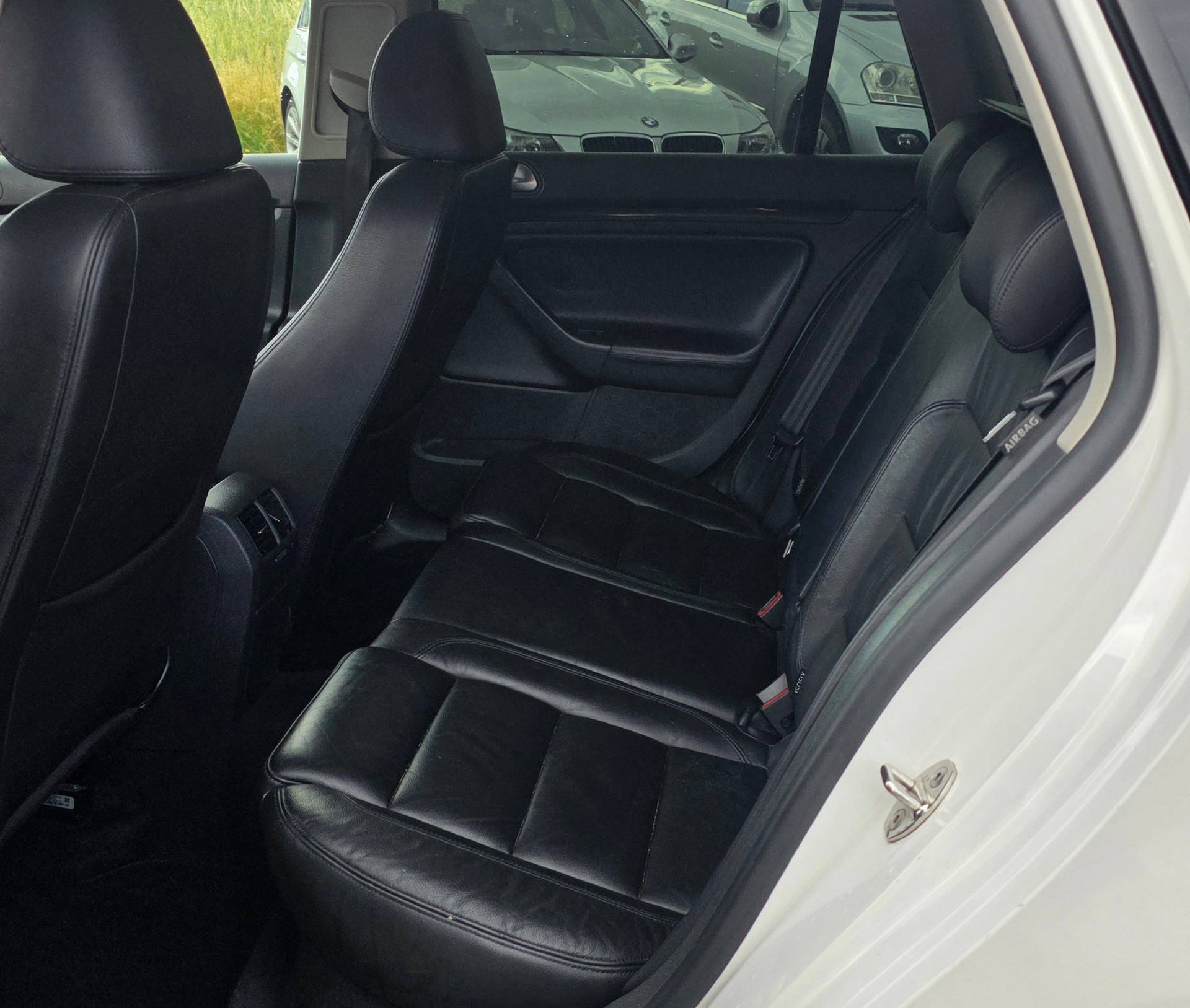 VW Golf Variant 1.4 TSI Highline DSG-image-10