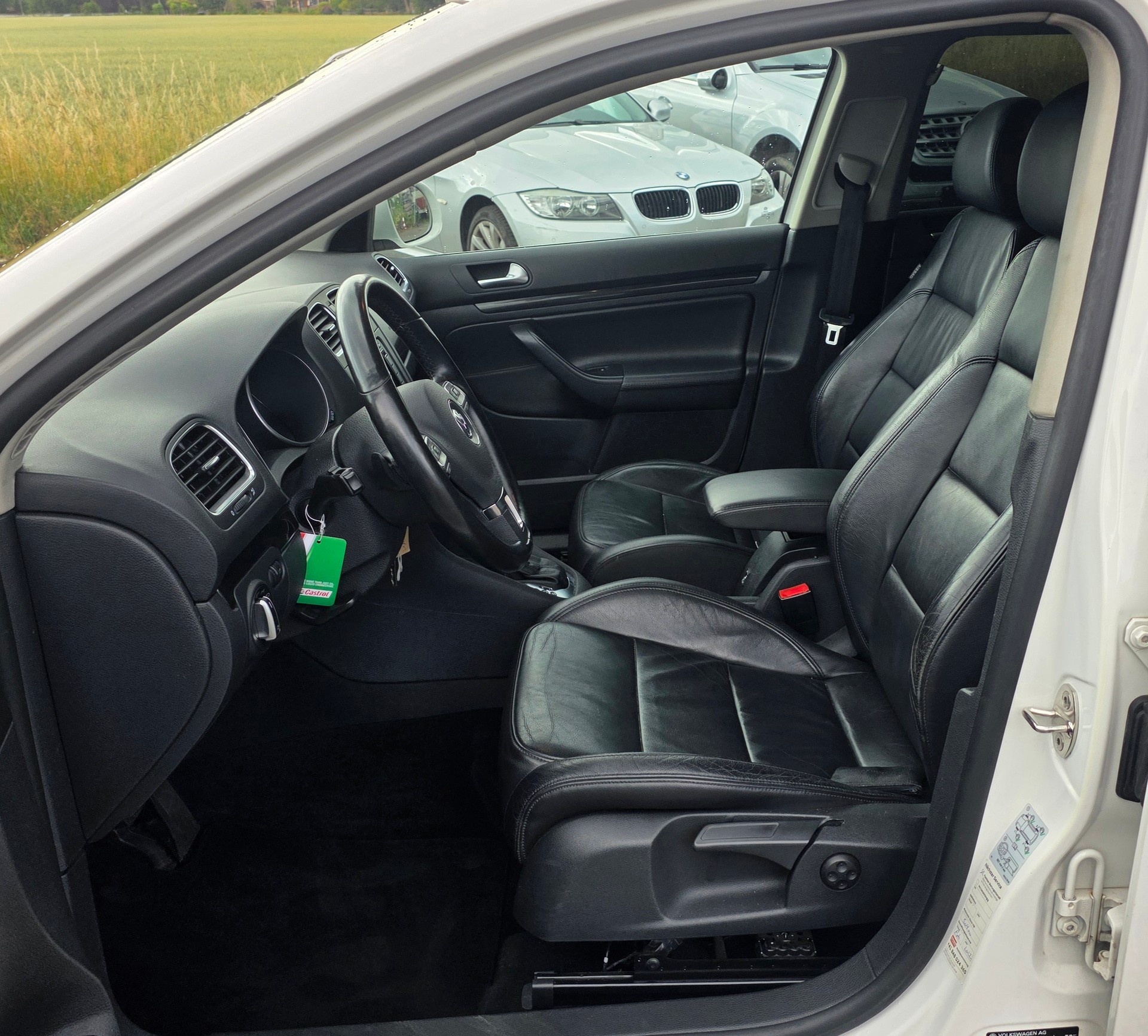 VW Golf Variant 1.4 TSI Highline DSG-image-9