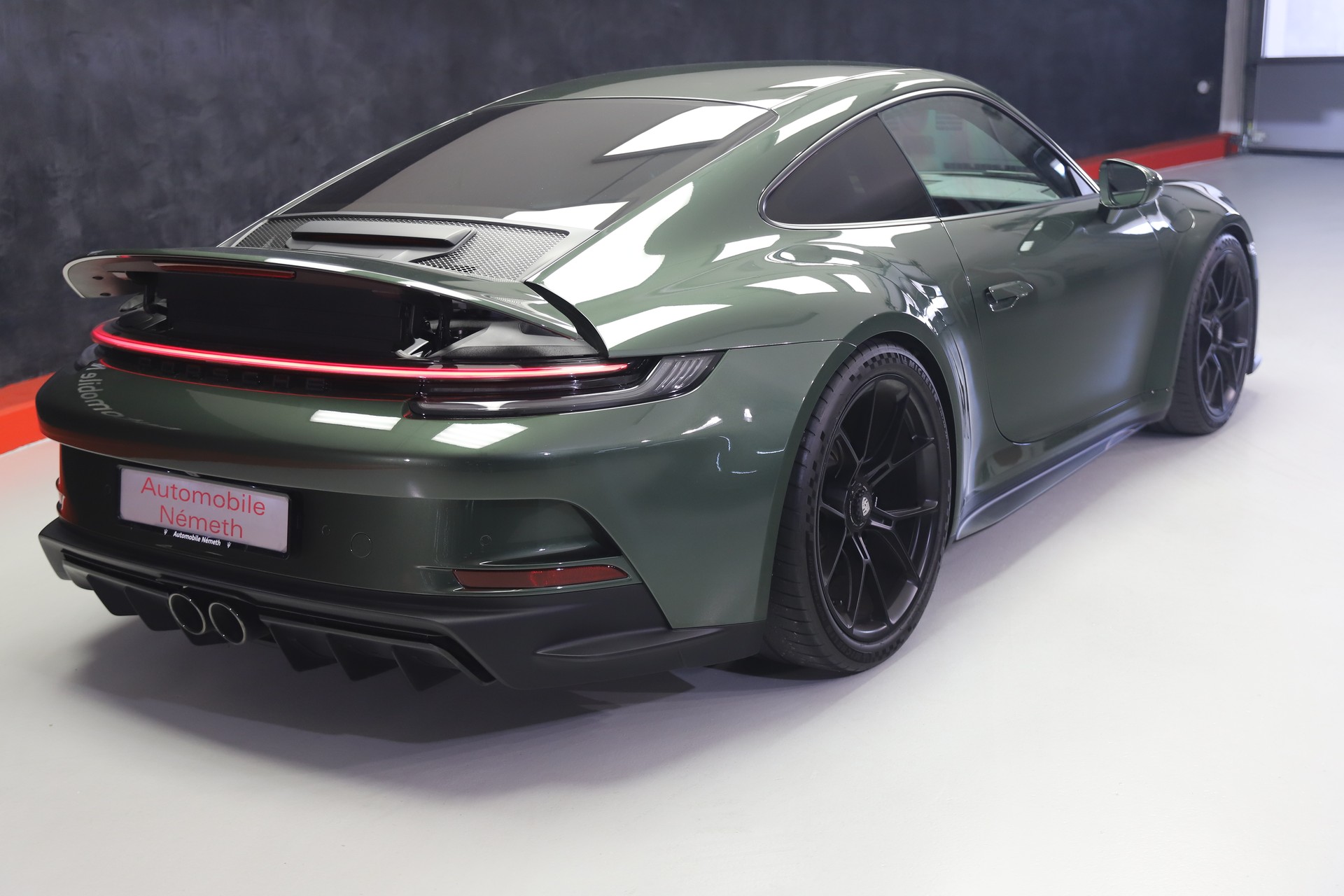 PORSCHE 911 GT3 Touring PDK-showroom-element-3