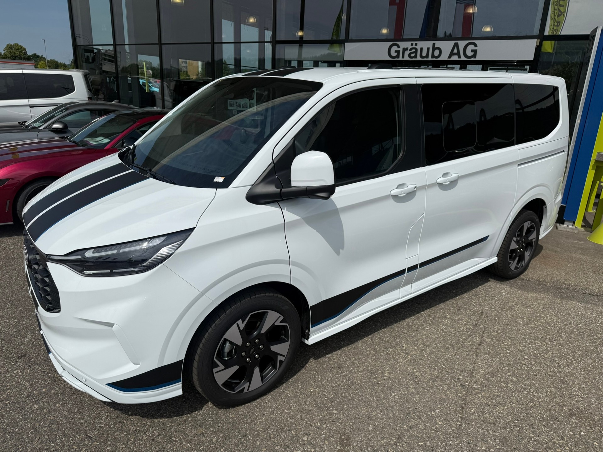 FORD Tourneo Bus 320 L1H1 Sport Automat 4x4-showroom-element-2