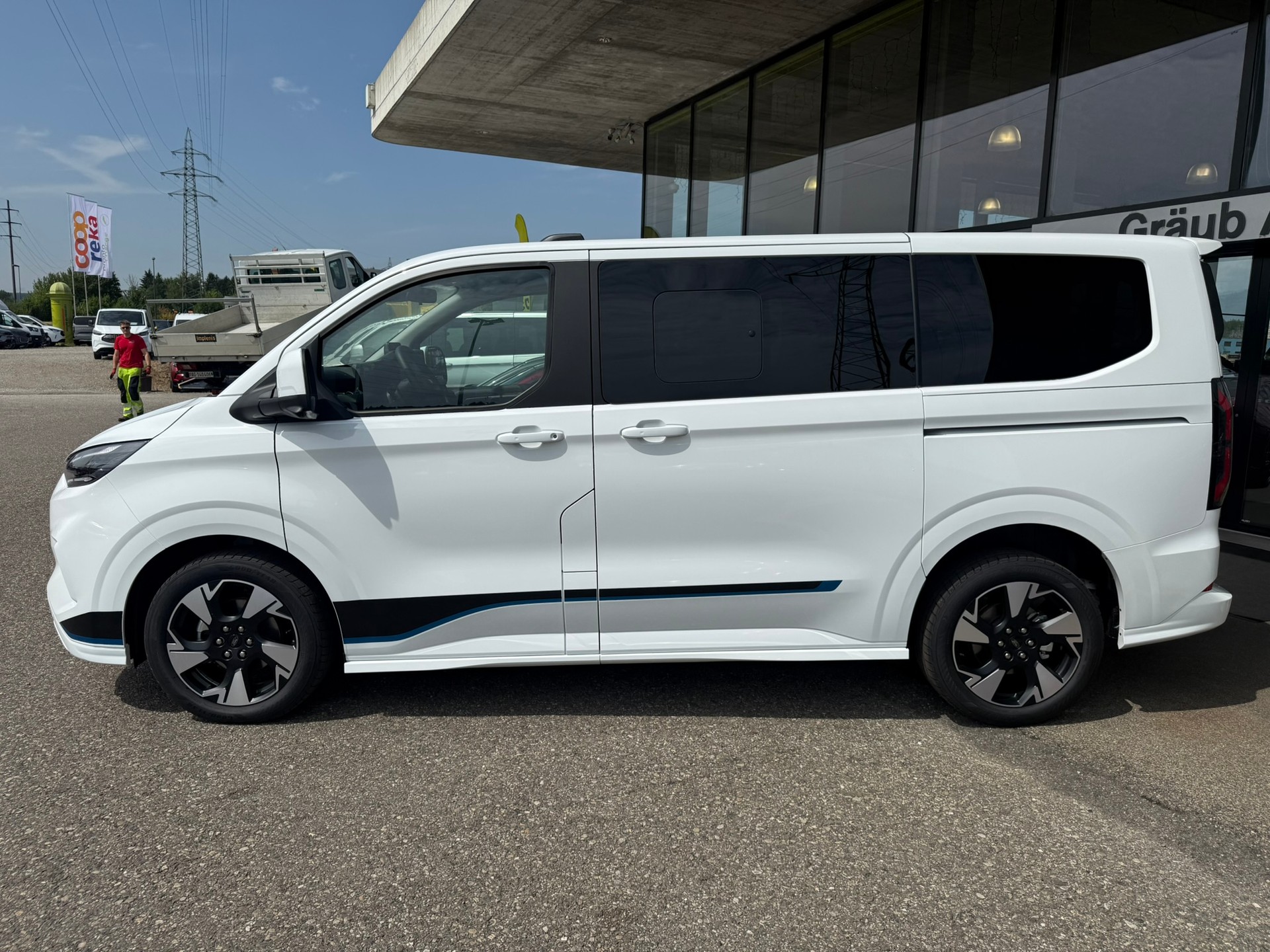 FORD Tourneo Bus 320 L1H1 Sport Automat 4x4-showroom-element-3