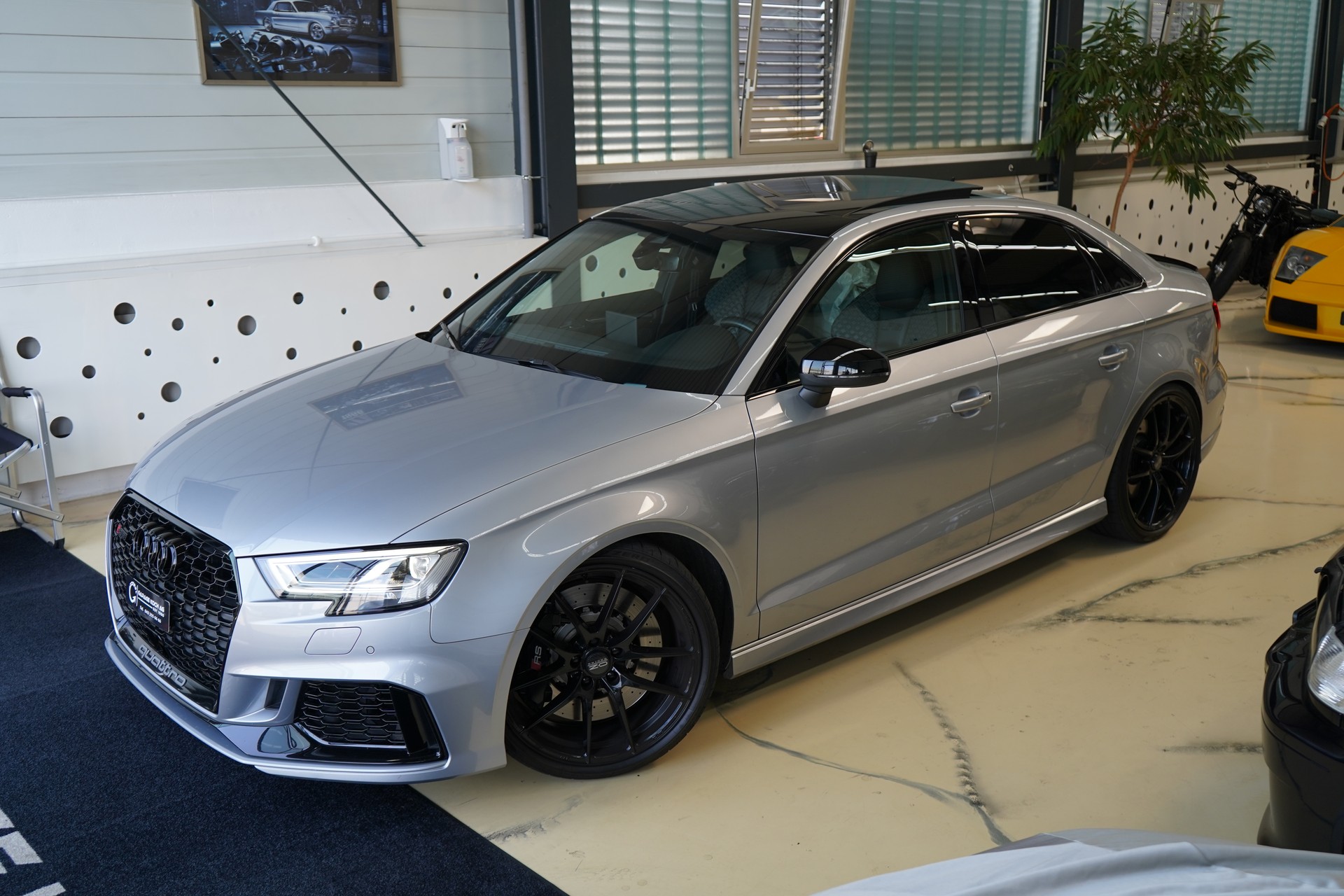 AUDI RS3 Limousine 2.5 TSI quattro S-tronic / APR 470Ps **-showroom-element-2