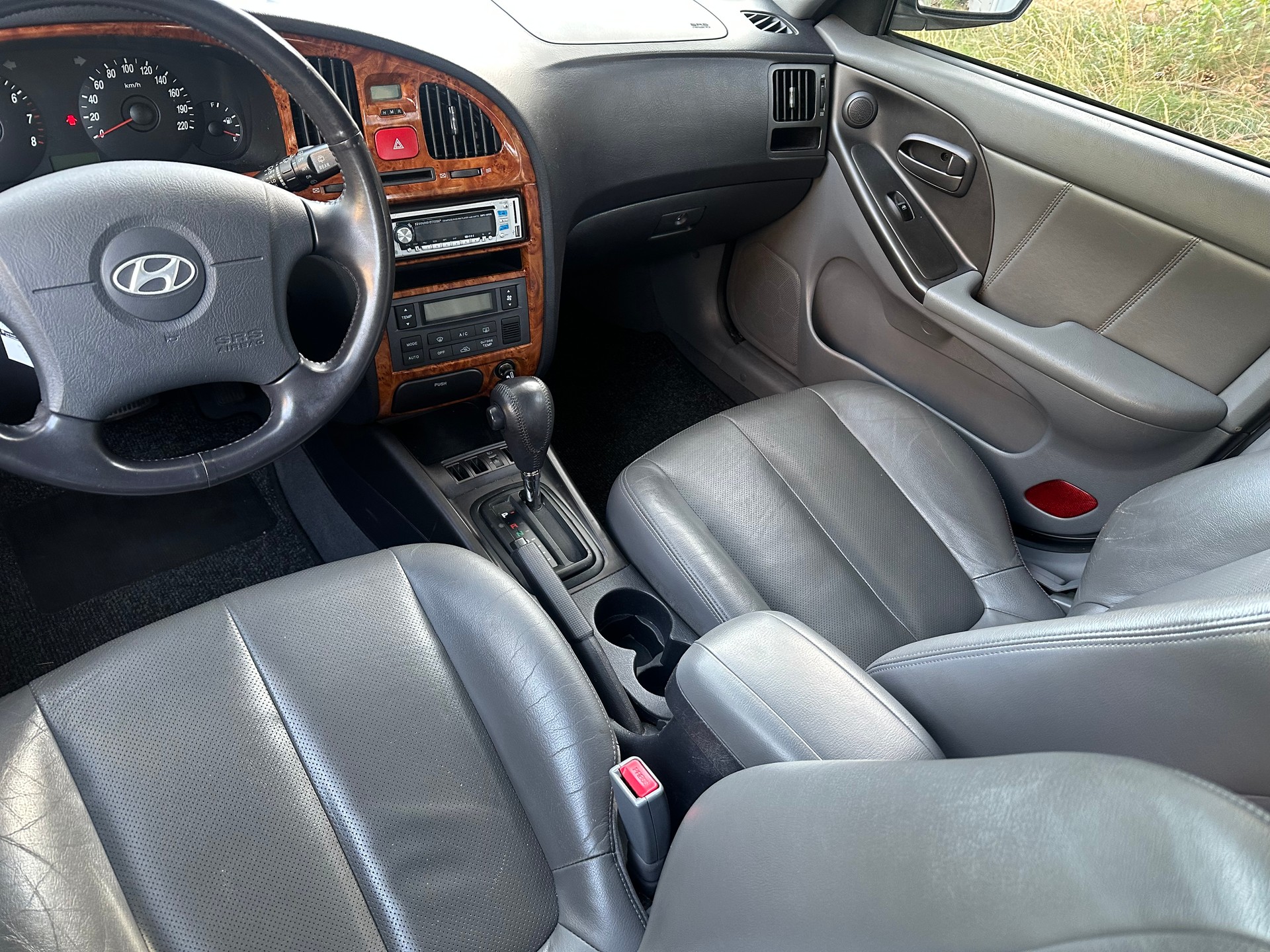 HYUNDAI Elantra 2.0 16V Swiss Edition-image-6
