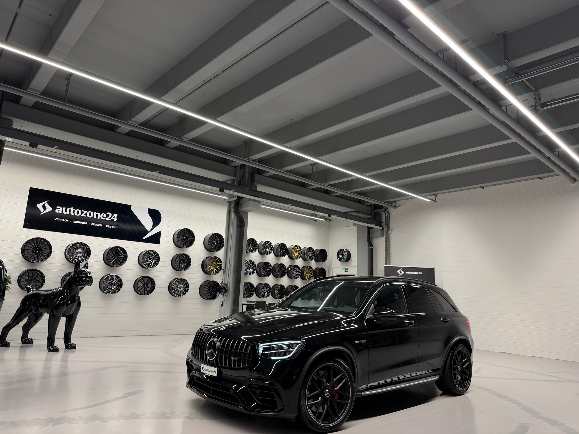MERCEDES-BENZ GLC 63 S AMG 4m+ *CH-Auto*Gratis Service*Garantie*Top Ausstattung*AMG Performance Sitze High End*-showroom-element-1