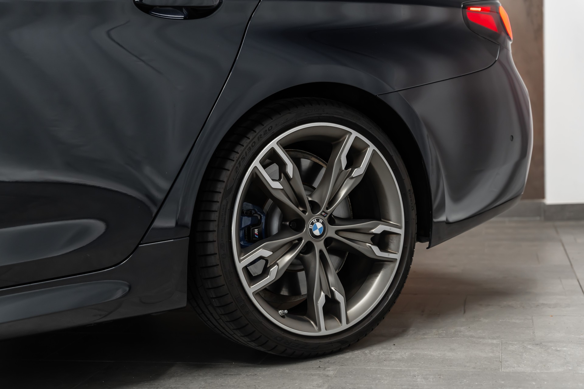 BMW M550i xDrive Steptronic *Panorama*Head-Up*H&K Sound*360°*-showroom-element-2