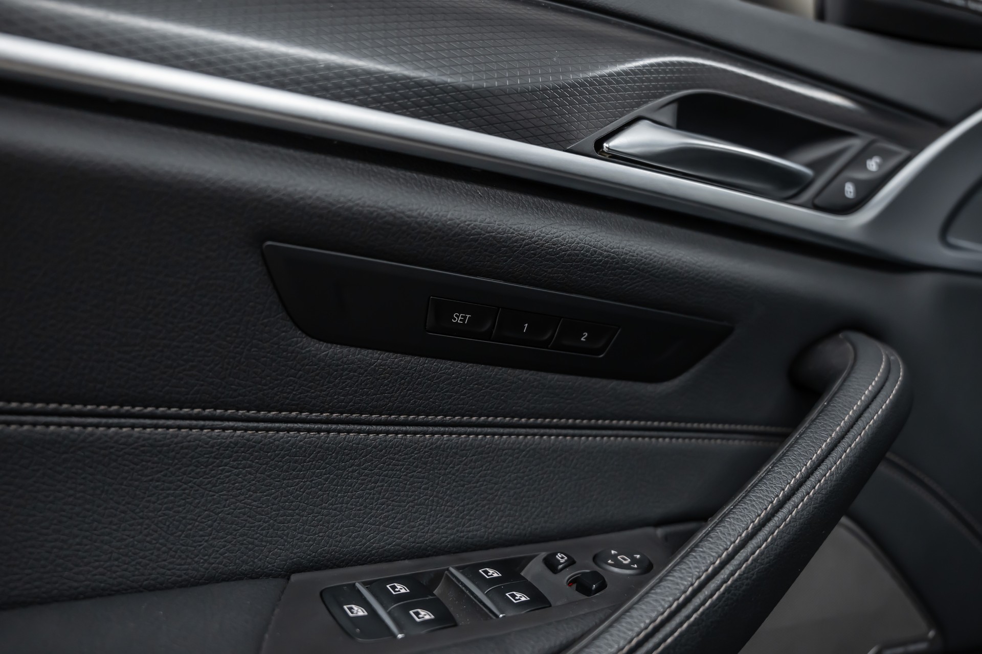BMW M550i xDrive Steptronic *Panorama*Head-Up*H&K Sound*360°*-image-21