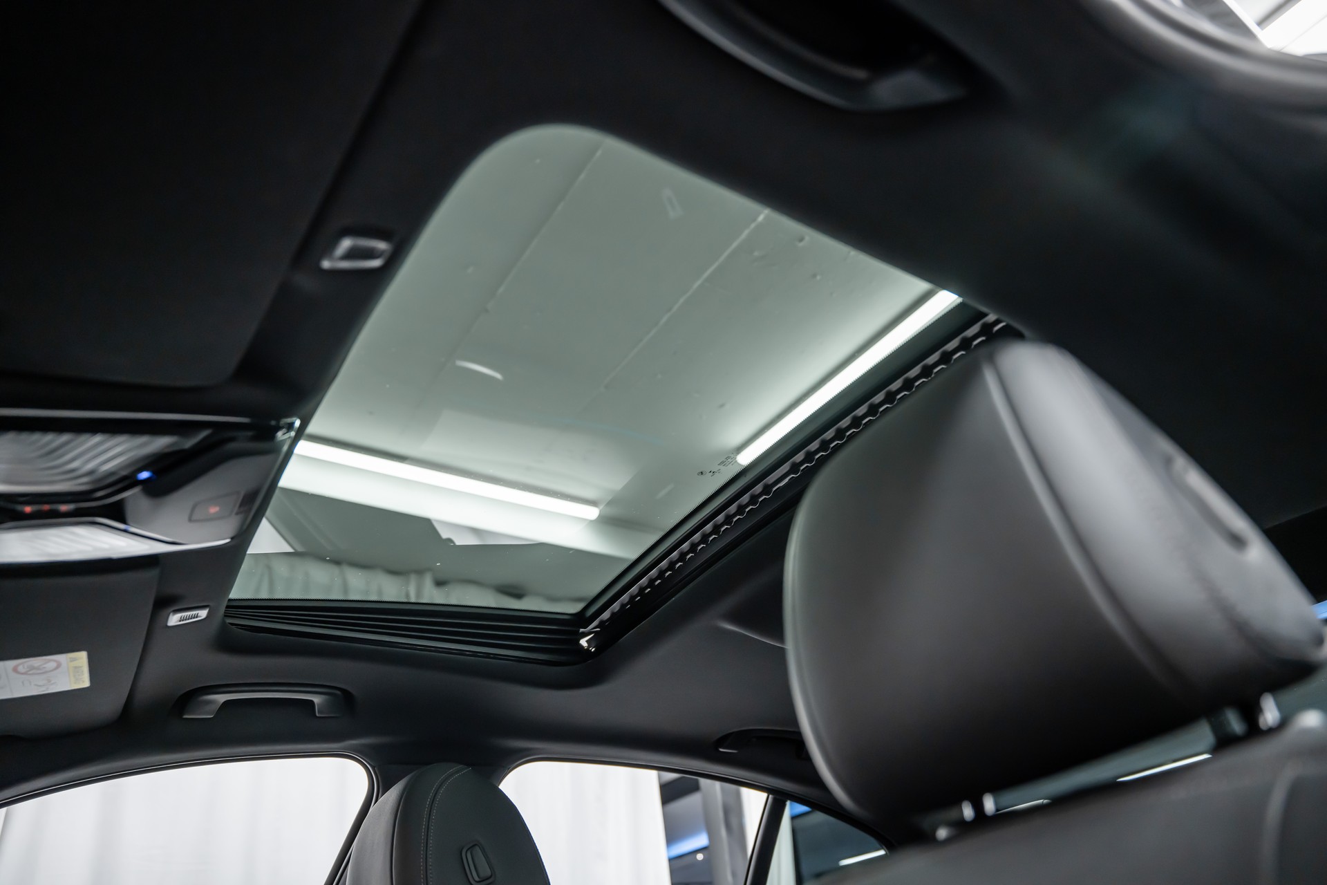 BMW M550i xDrive Steptronic *Panorama*Head-Up*H&K Sound*360°*-image-19
