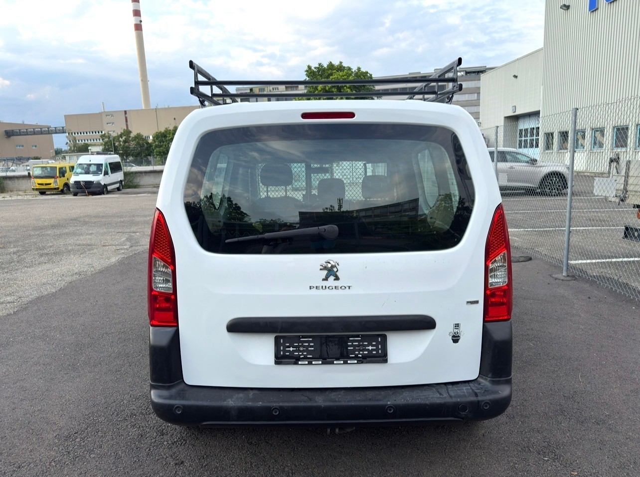 PEUGEOT Partner 1.6 e-HDI Urban Pack-image-4