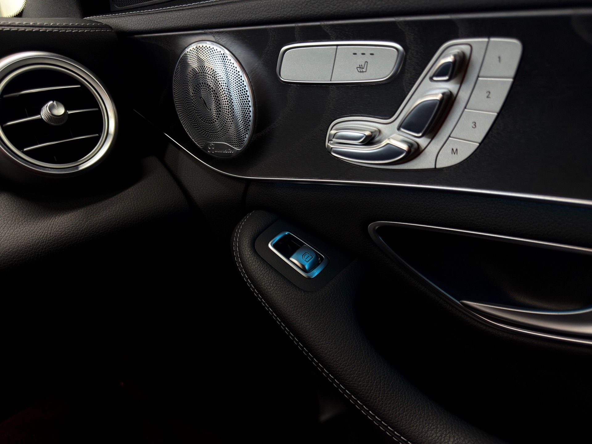 MERCEDES-BENZ C 43 AMG 4Matic 9G-Tronic-image-23